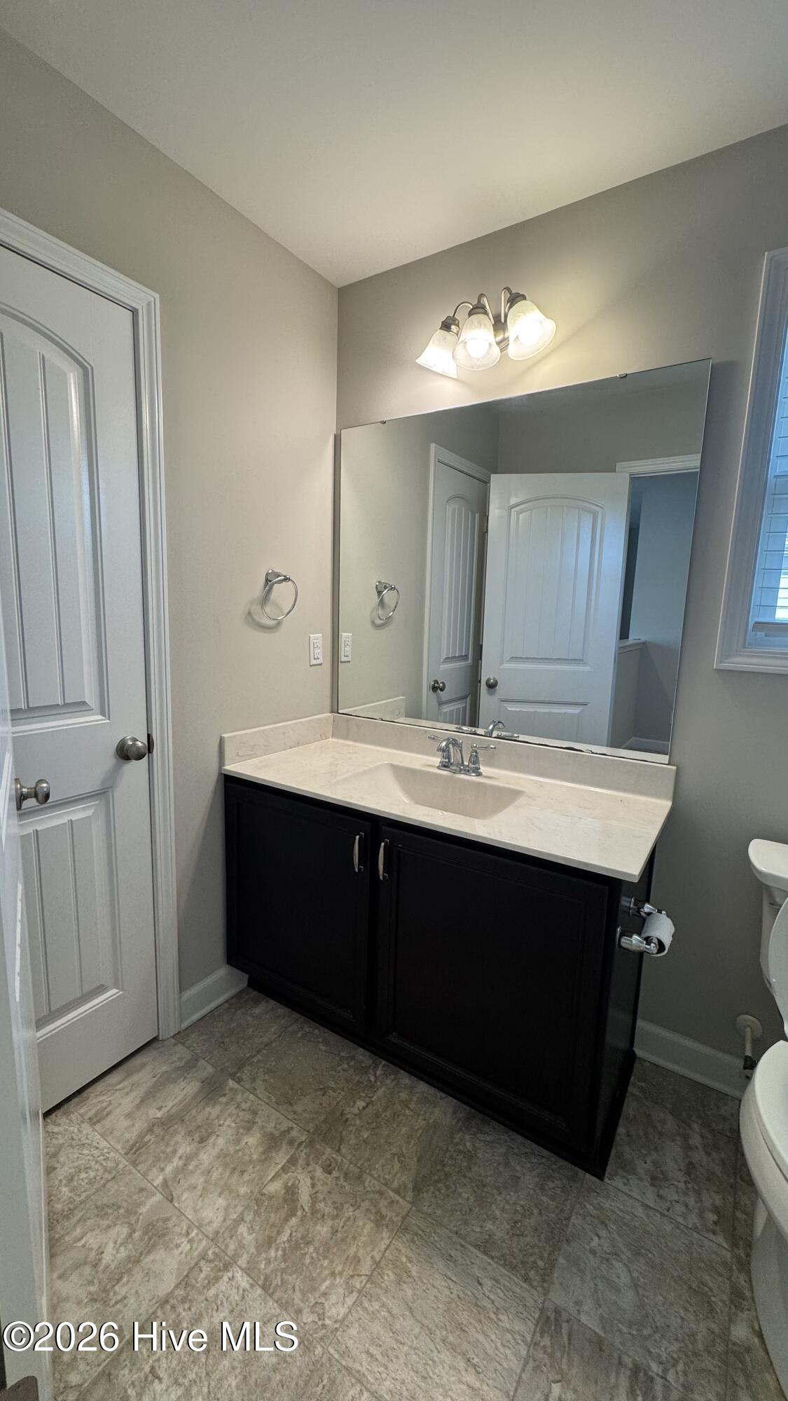 100562779 | Photo 30