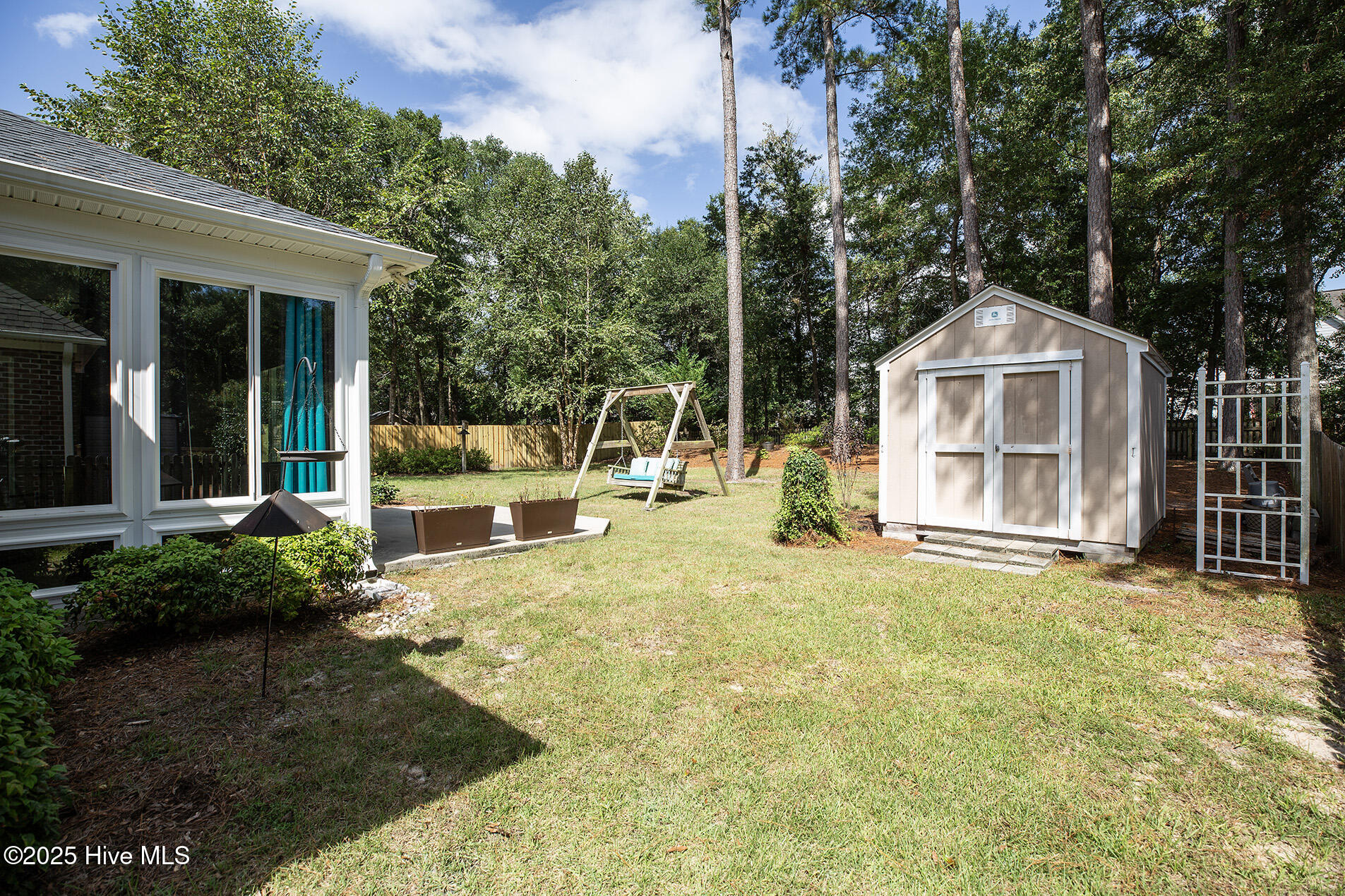 100558223 | Photo 52