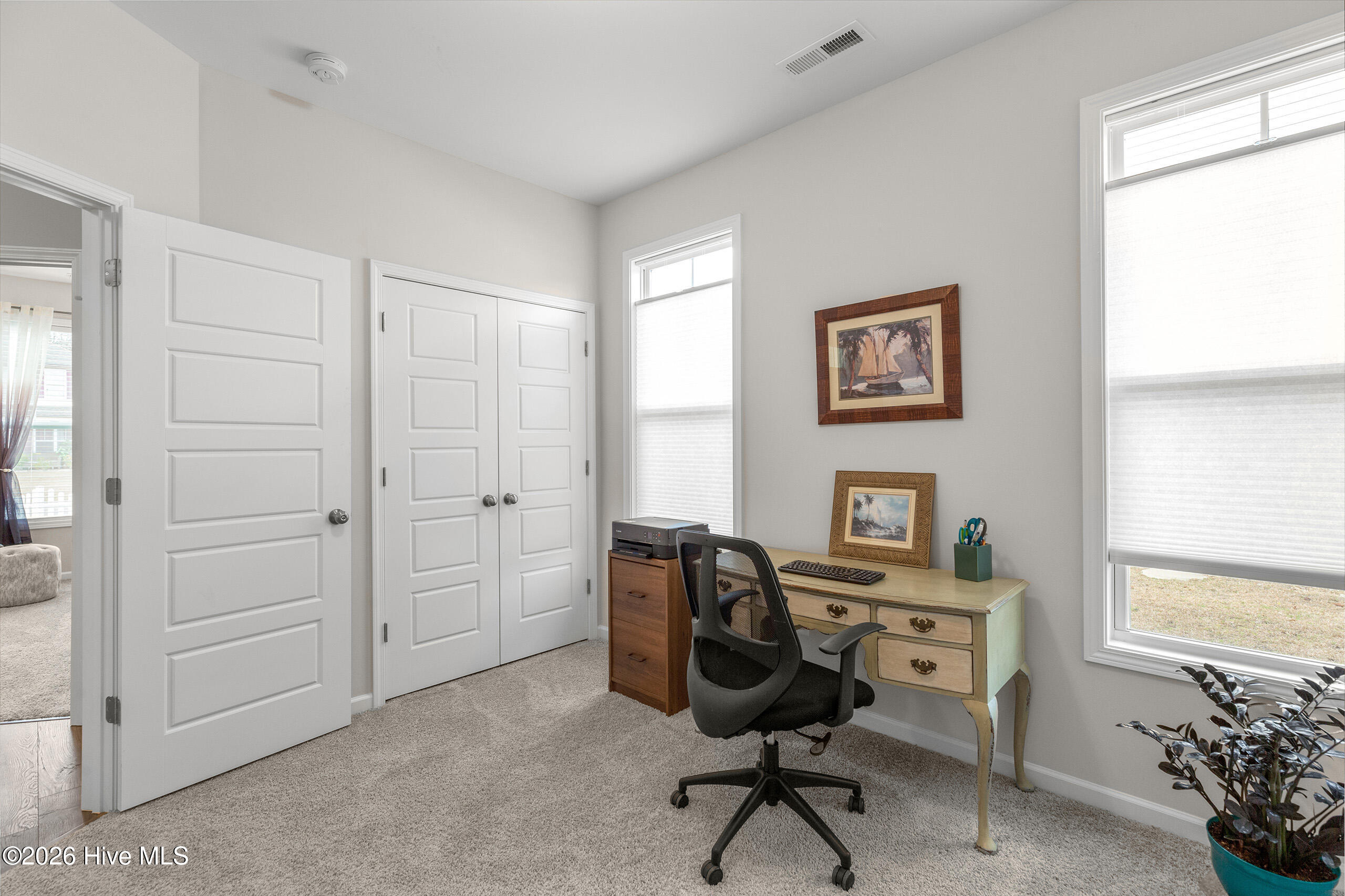 100557607 | Photo 25