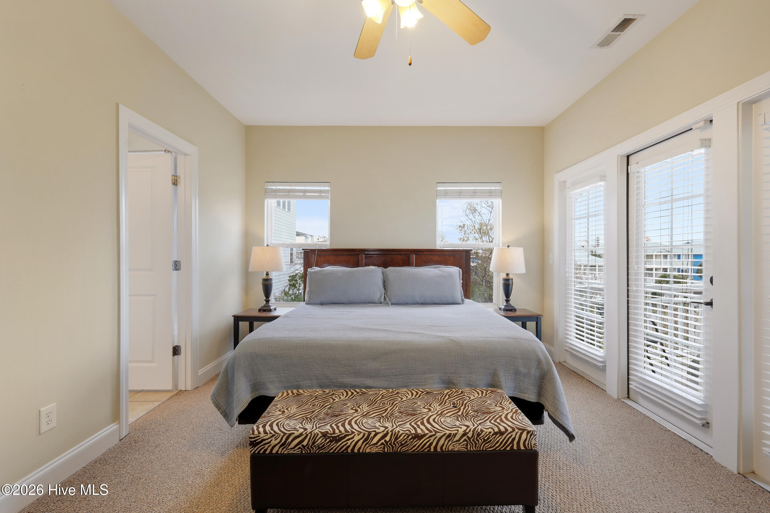 100562364 | Photo 17