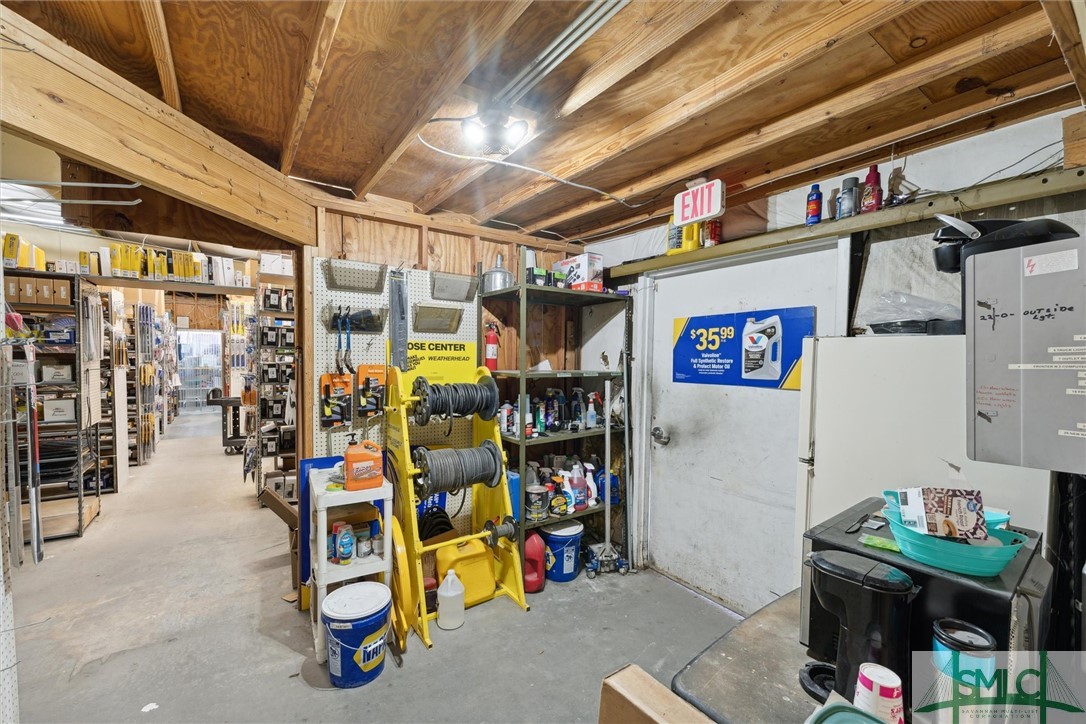 1564 Dean Forest Road, Savannah, GA, 31408