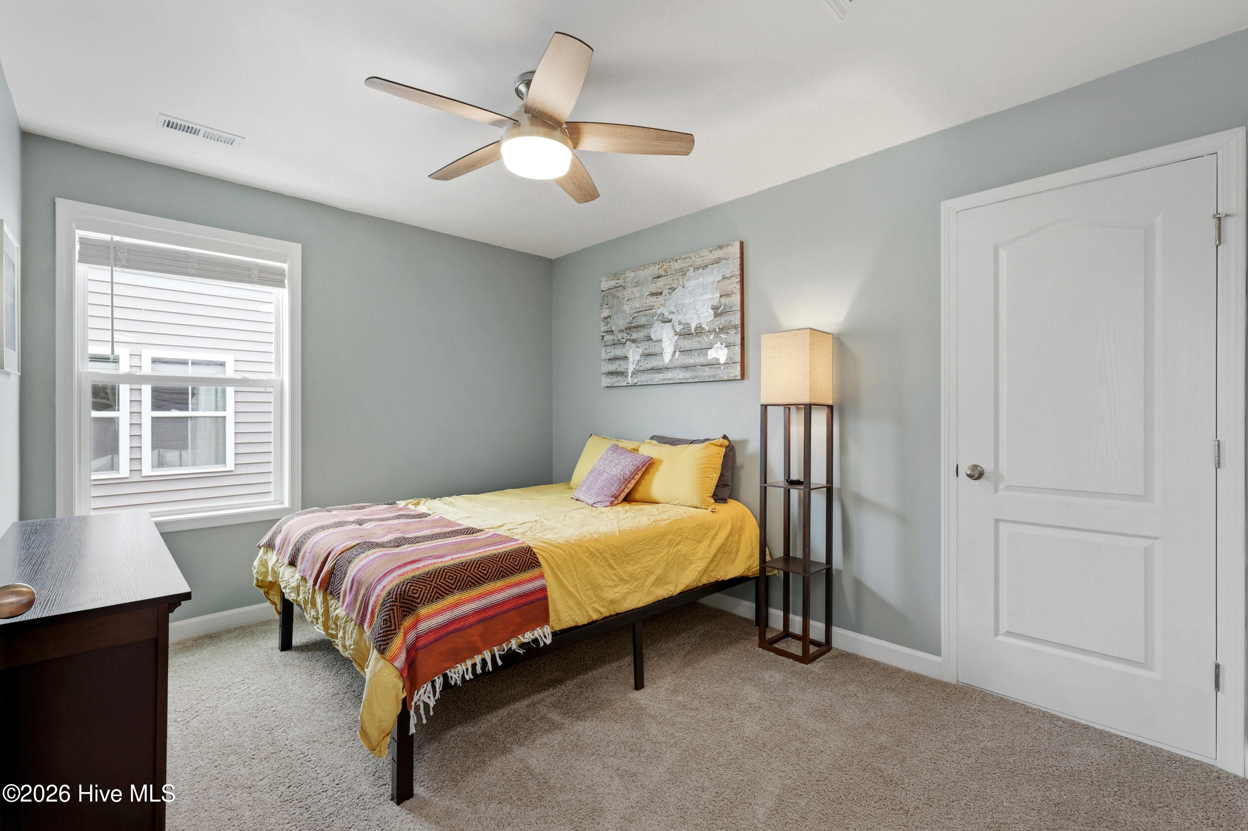 100565855 | Photo 29