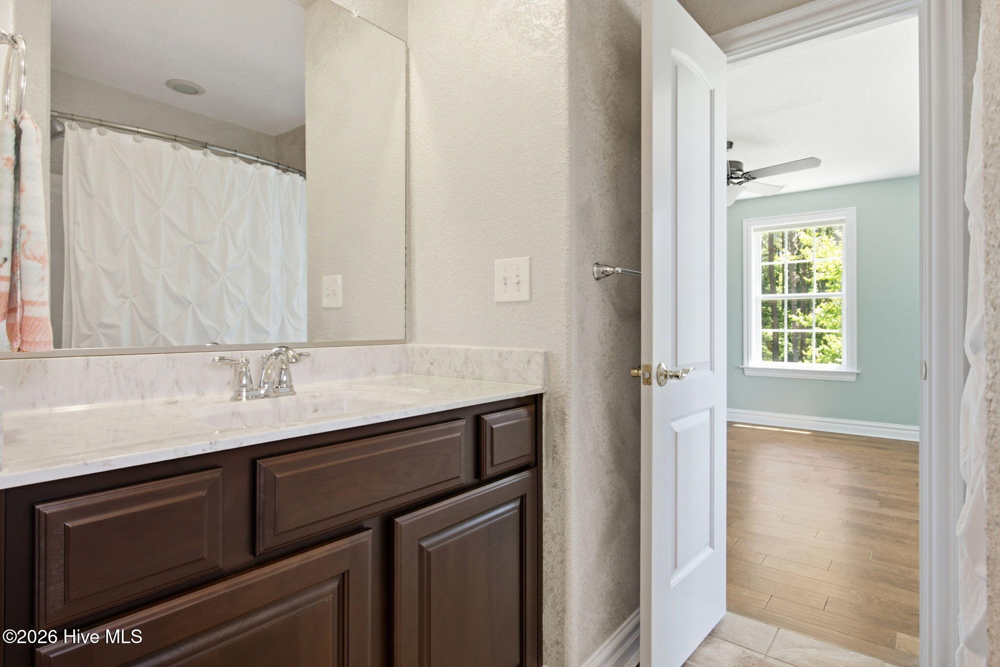 Jack & jill bath between Bedroom 3 & 4