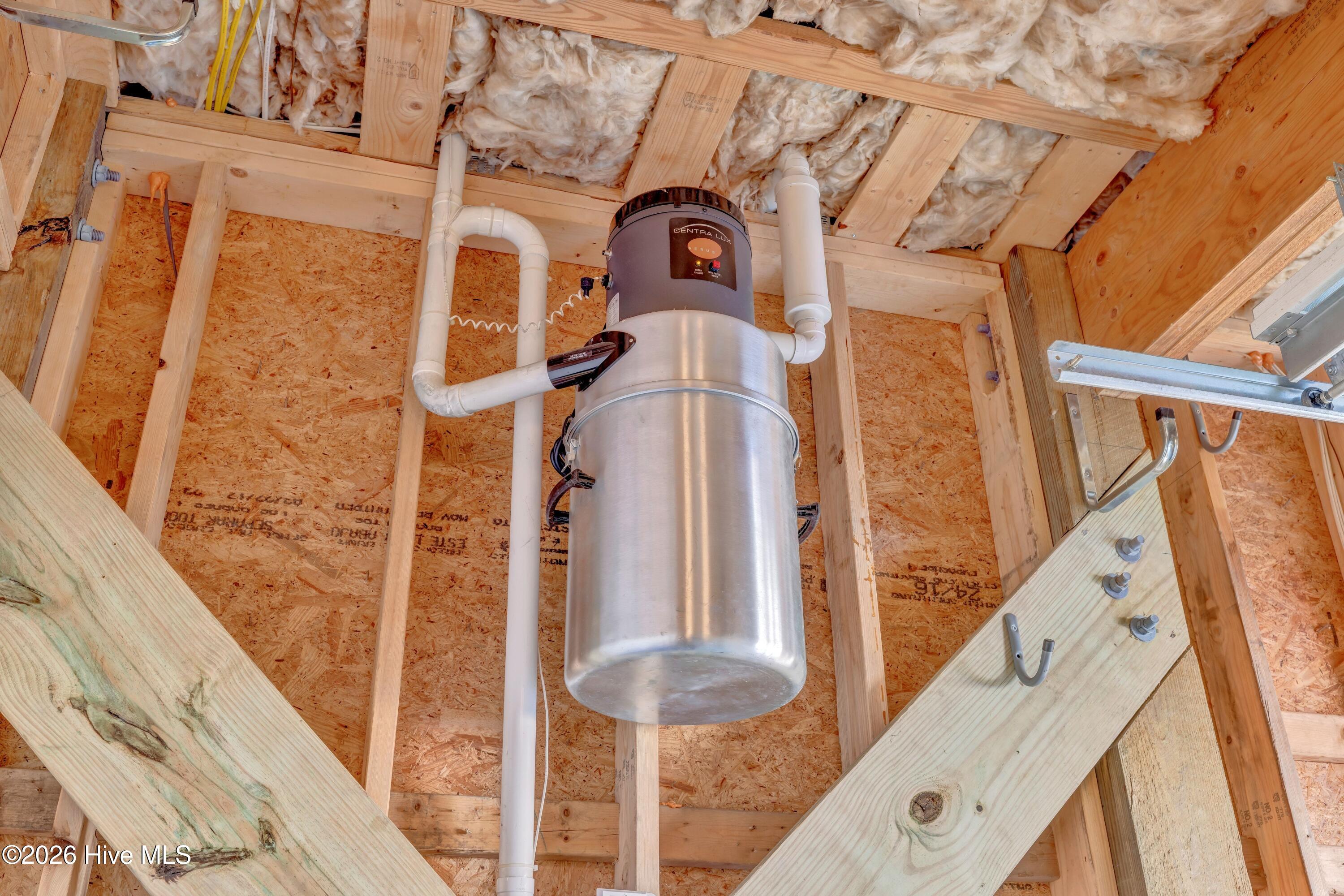 100549808 | Photo 44