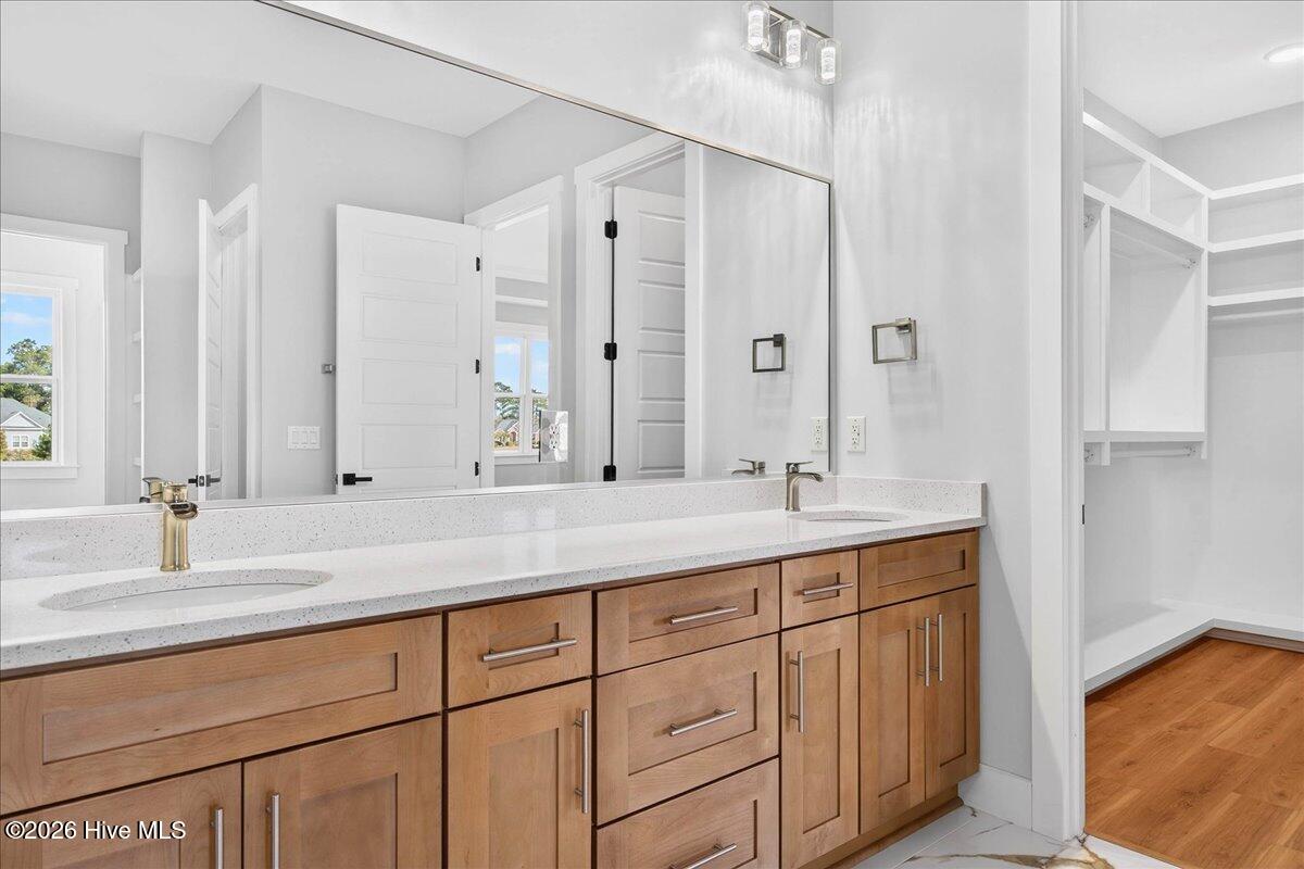 100551105 | Photo 21