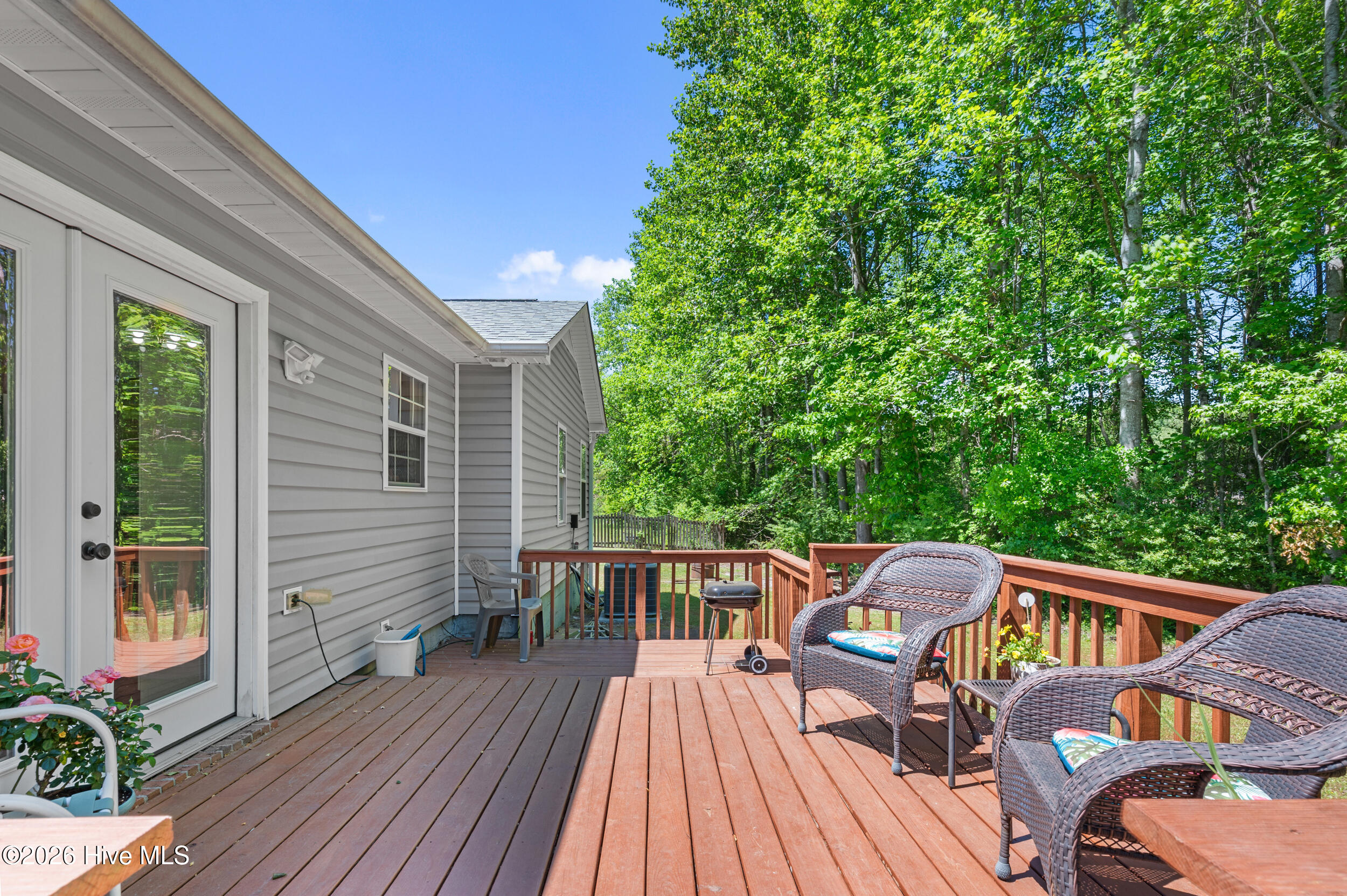 100568850 | Photo 33