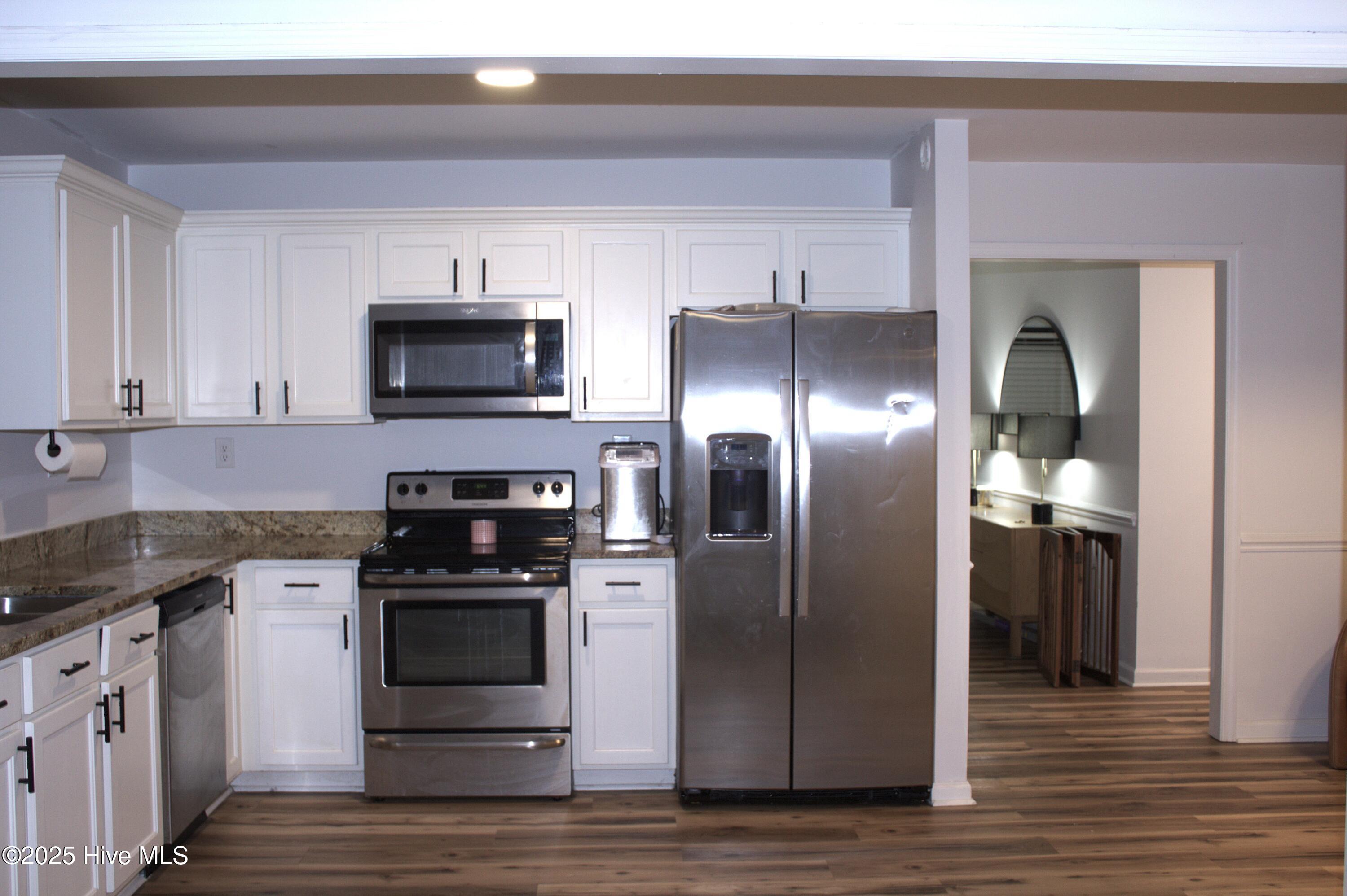 100538366 | Photo 11