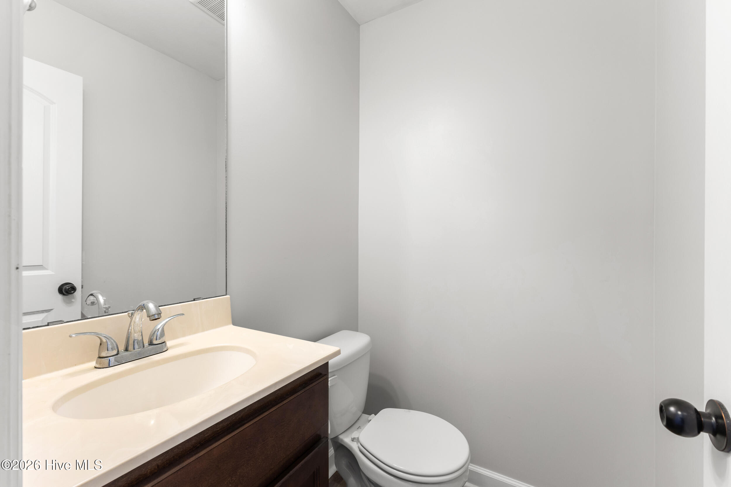 100563533 | Photo 25