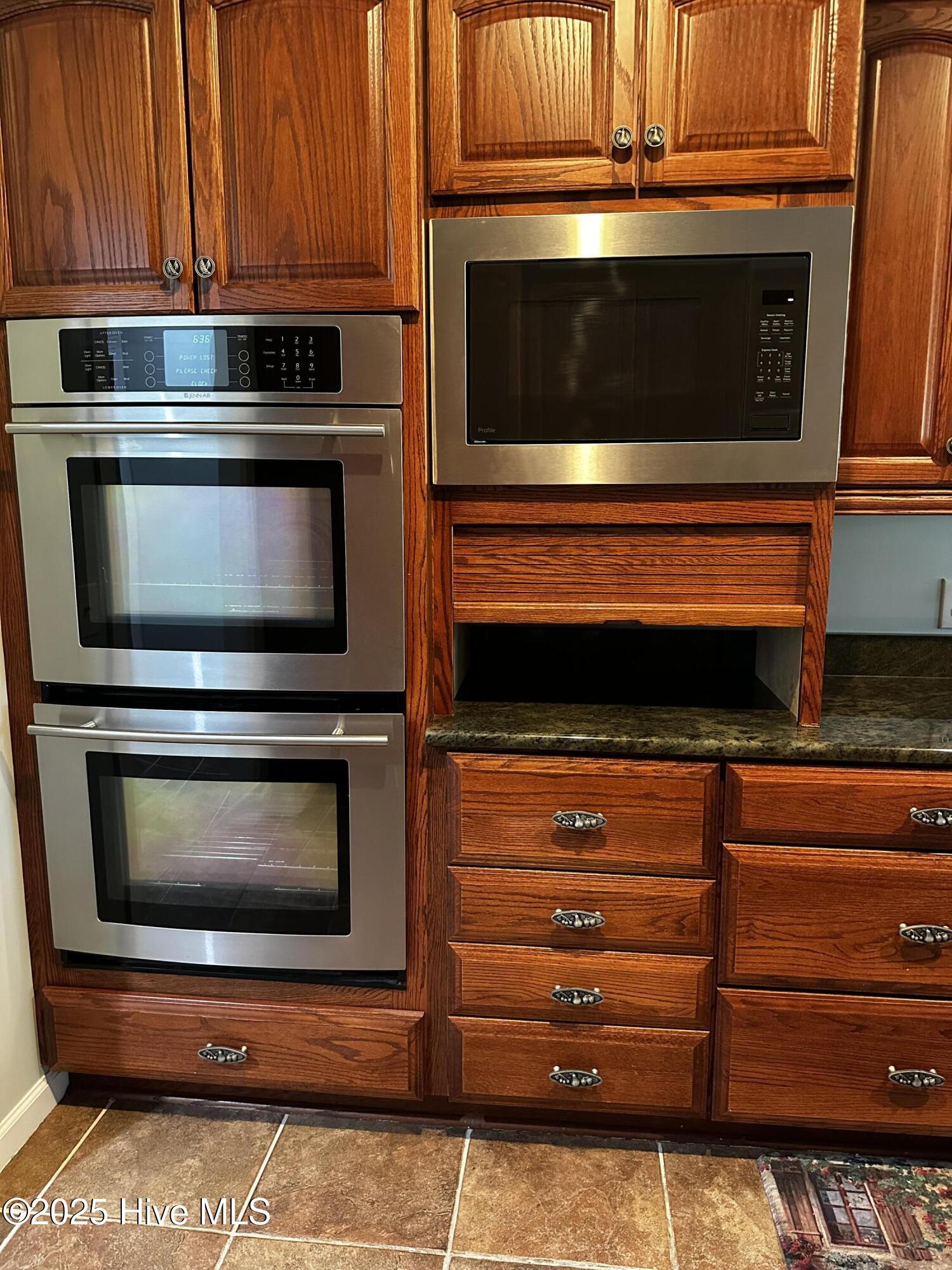 100509392 | Photo 21