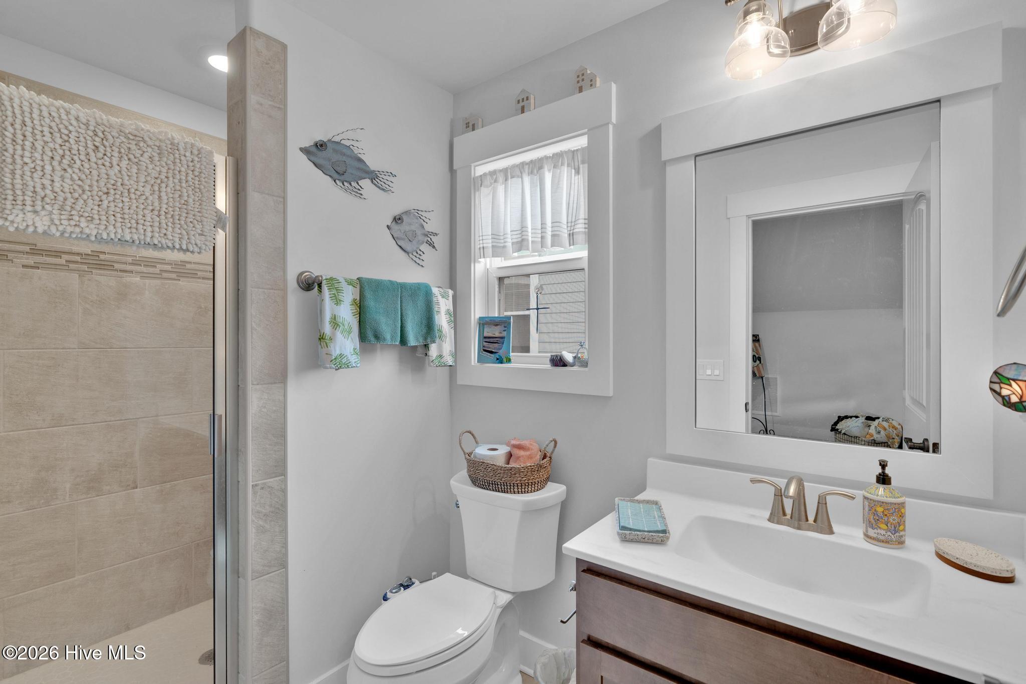 100561438 | Photo 37