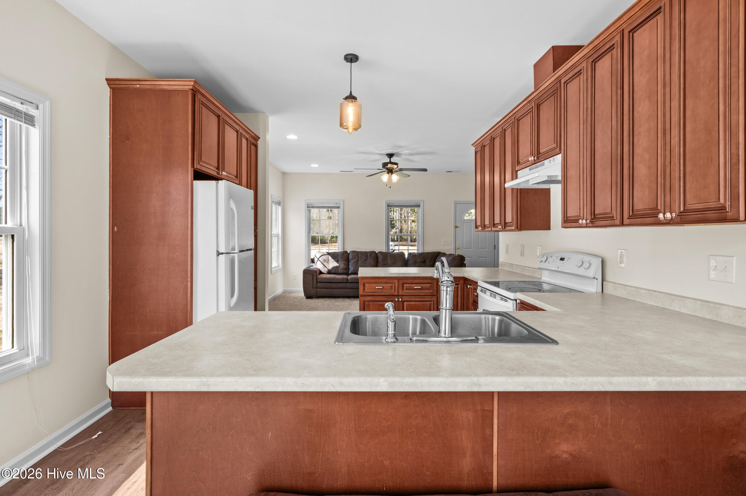 100553991 | Photo 13