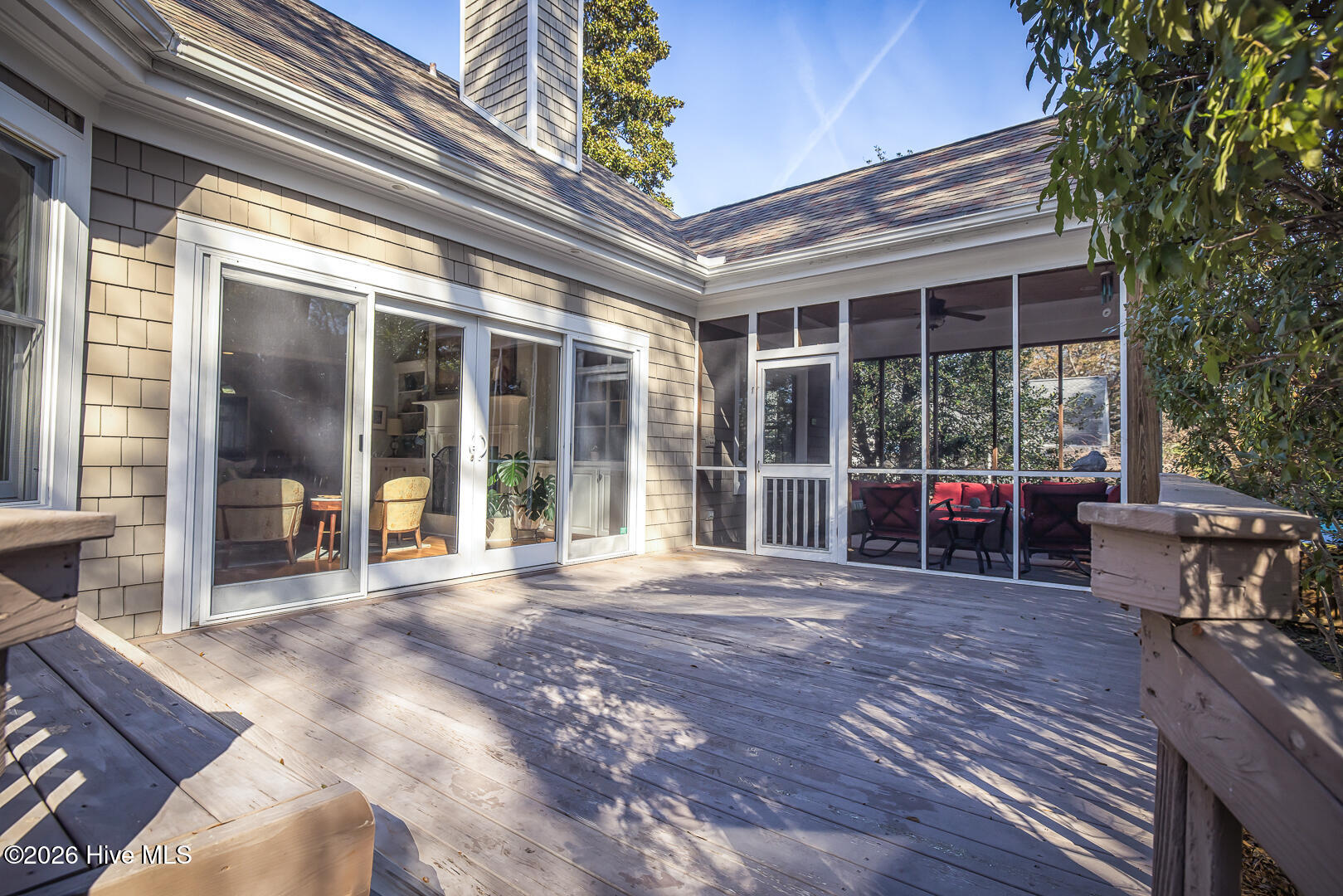 100550296 | Photo 18