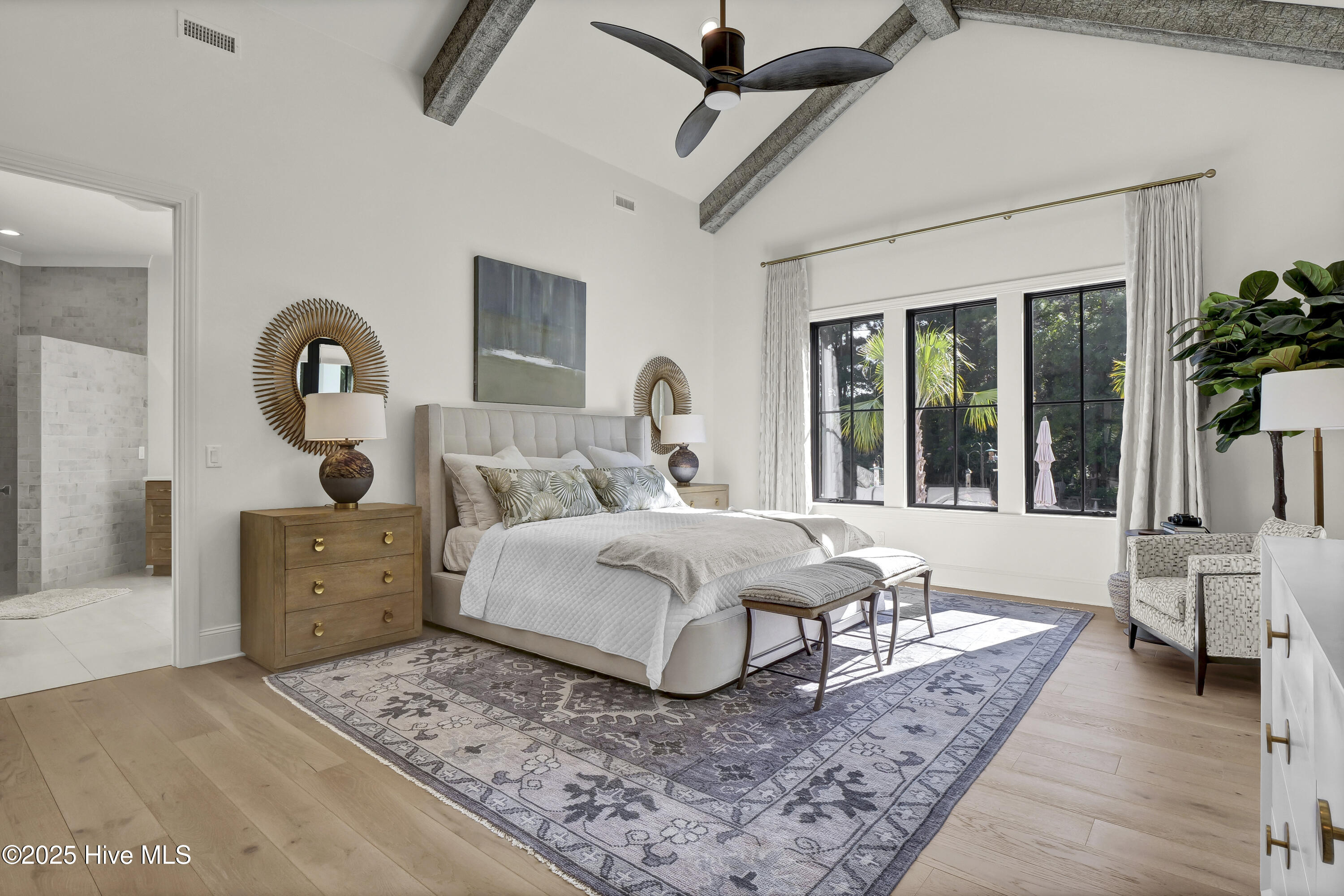 100532496 | Photo 31