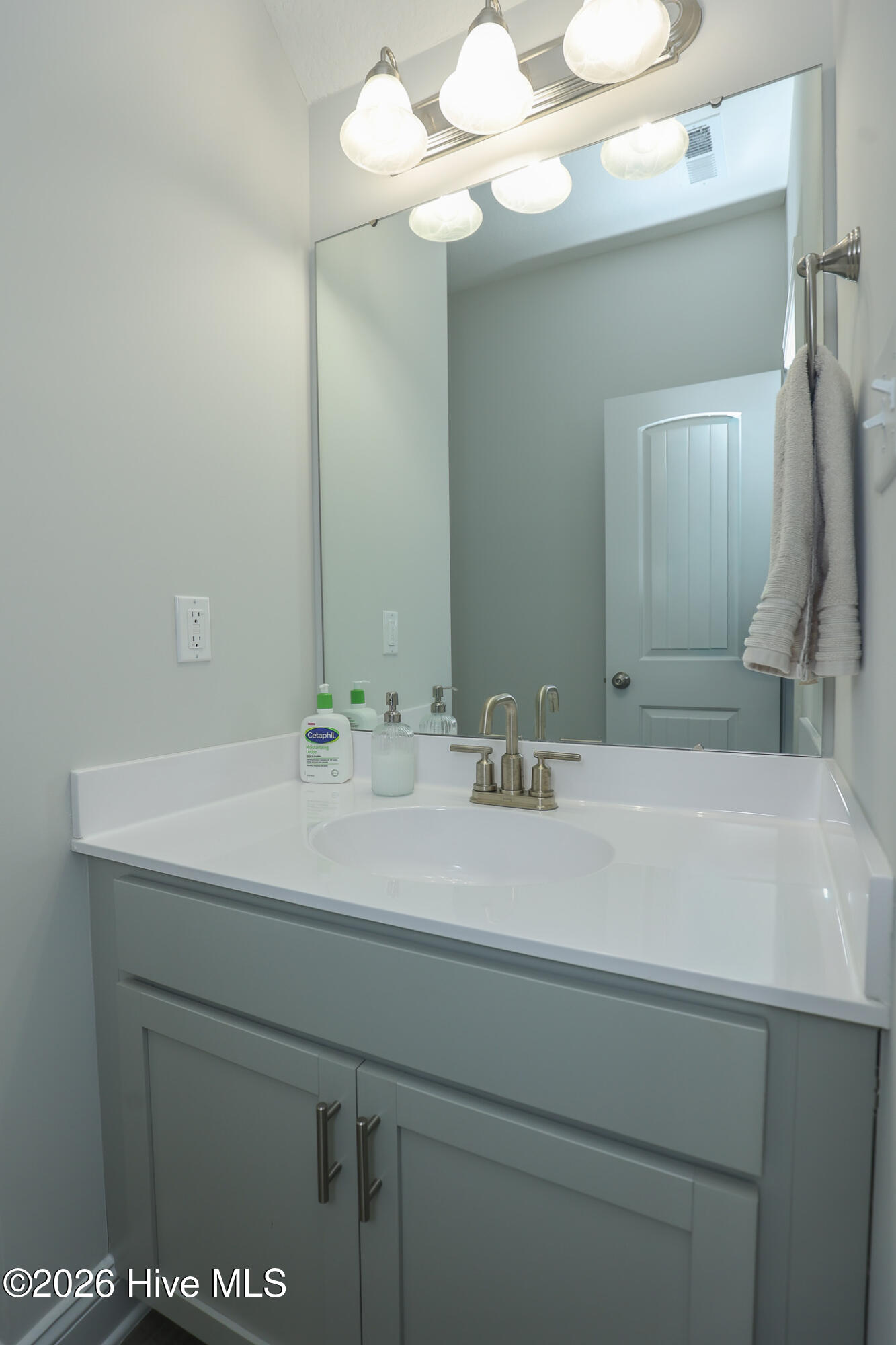 100566791 | Photo 16