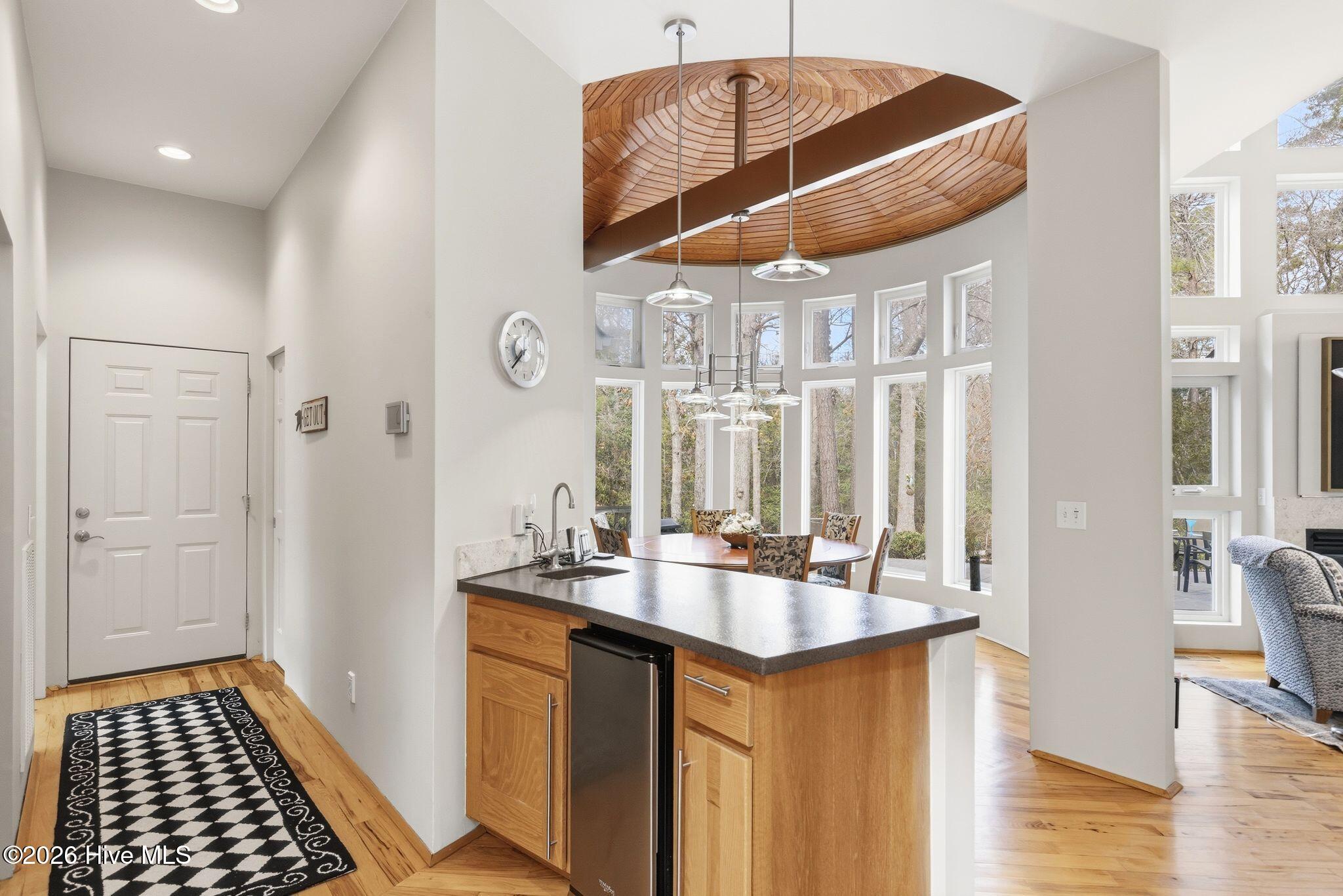 100555834 | Photo 10