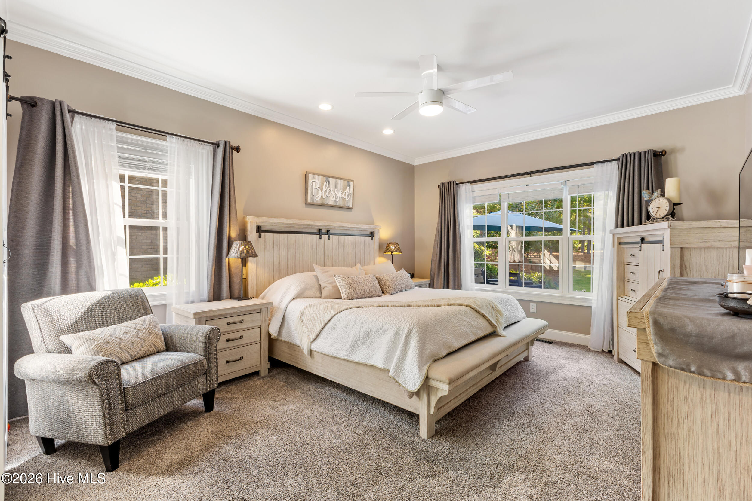 100569489 | Photo 22