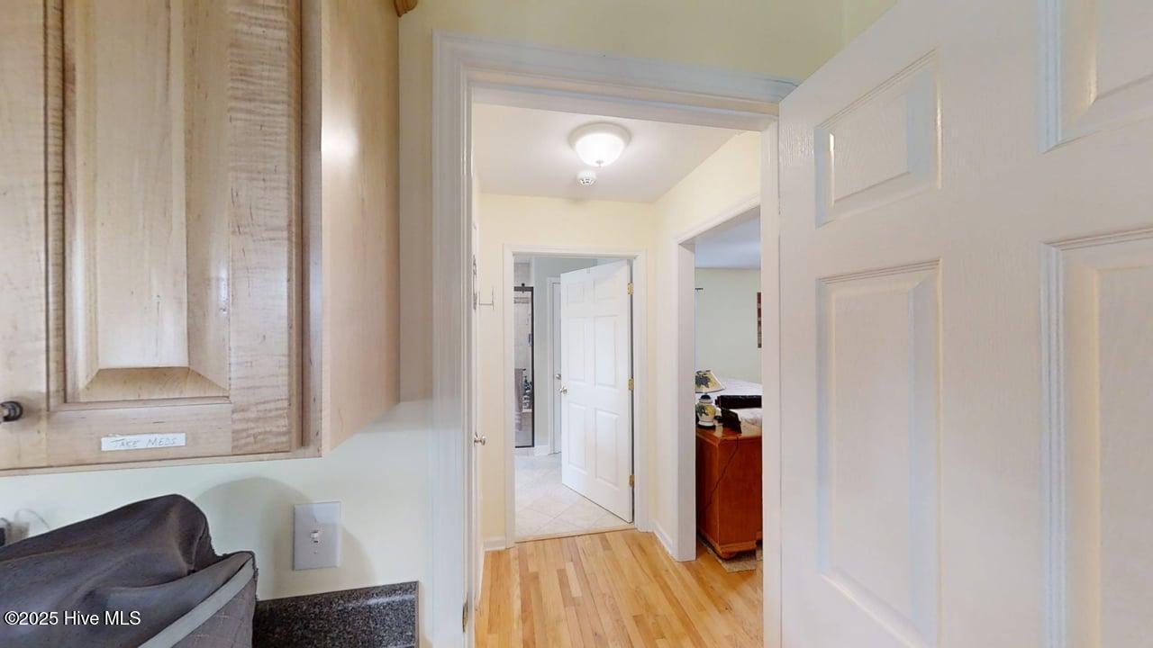 100560010 | Photo 25