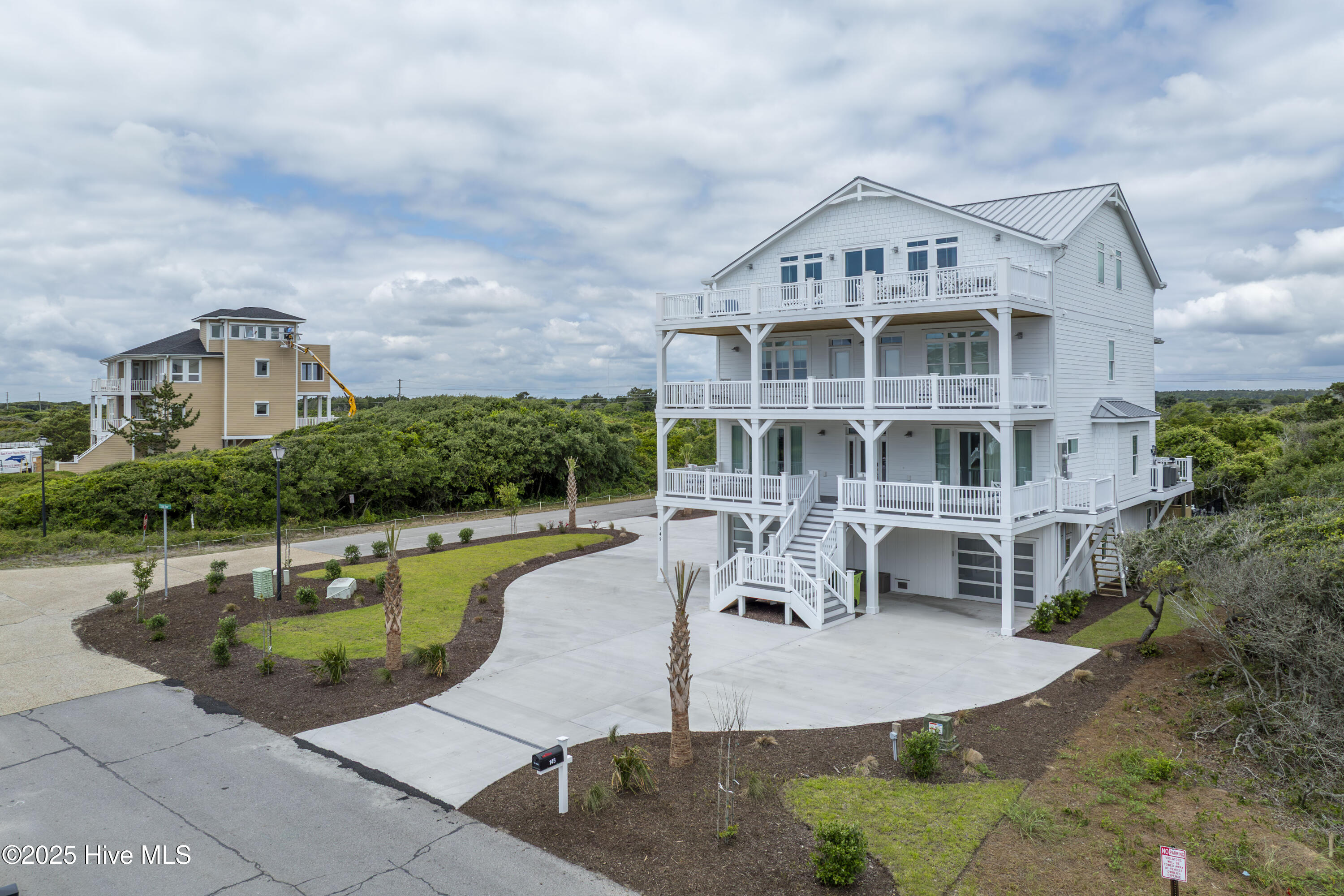 100510701 | Photo 95