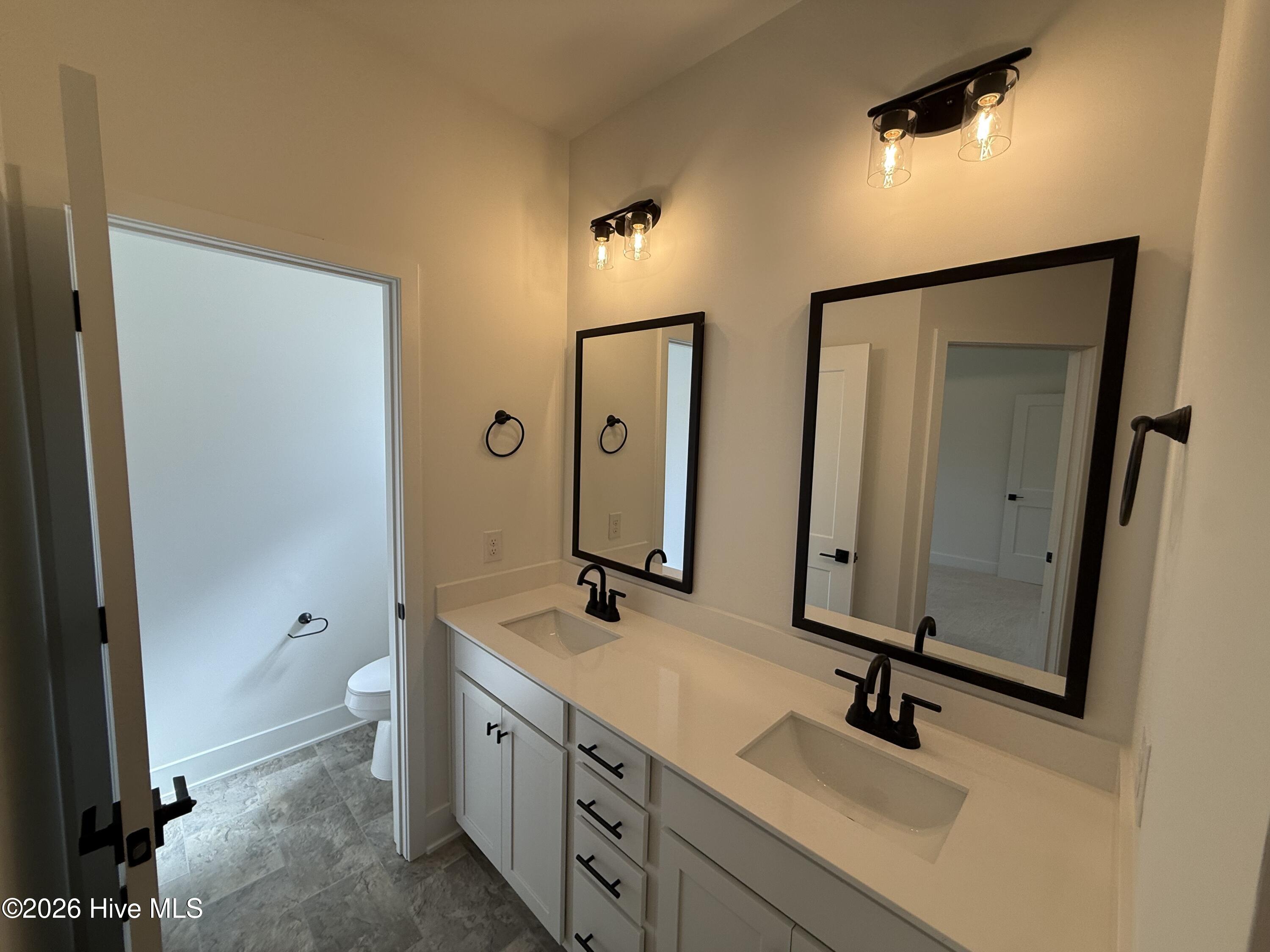 100546686 | Photo 54