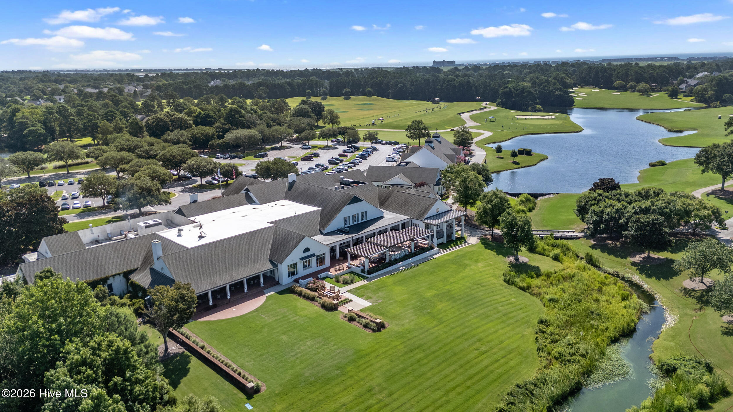 100558657 | Photo 86