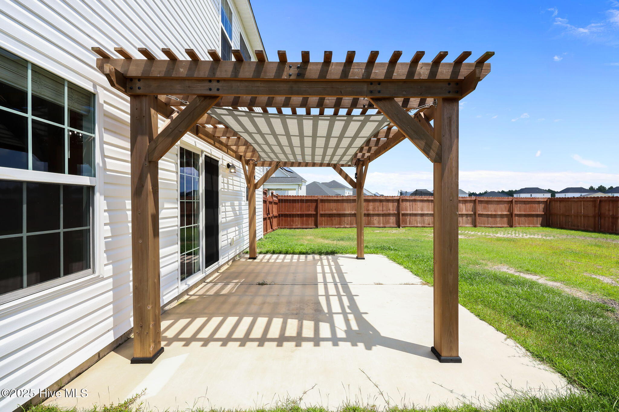 100516822 | Photo 31