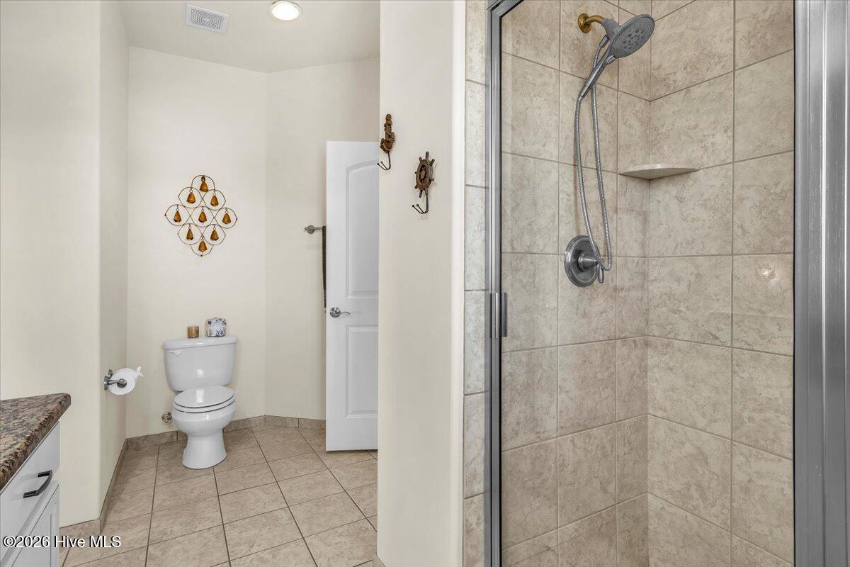 100553917 | Photo 36