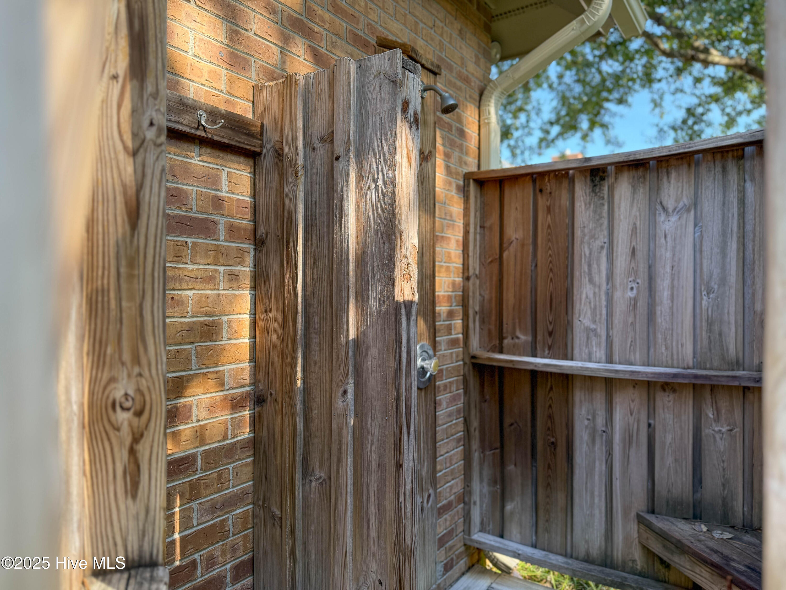 100538841 | Photo 72