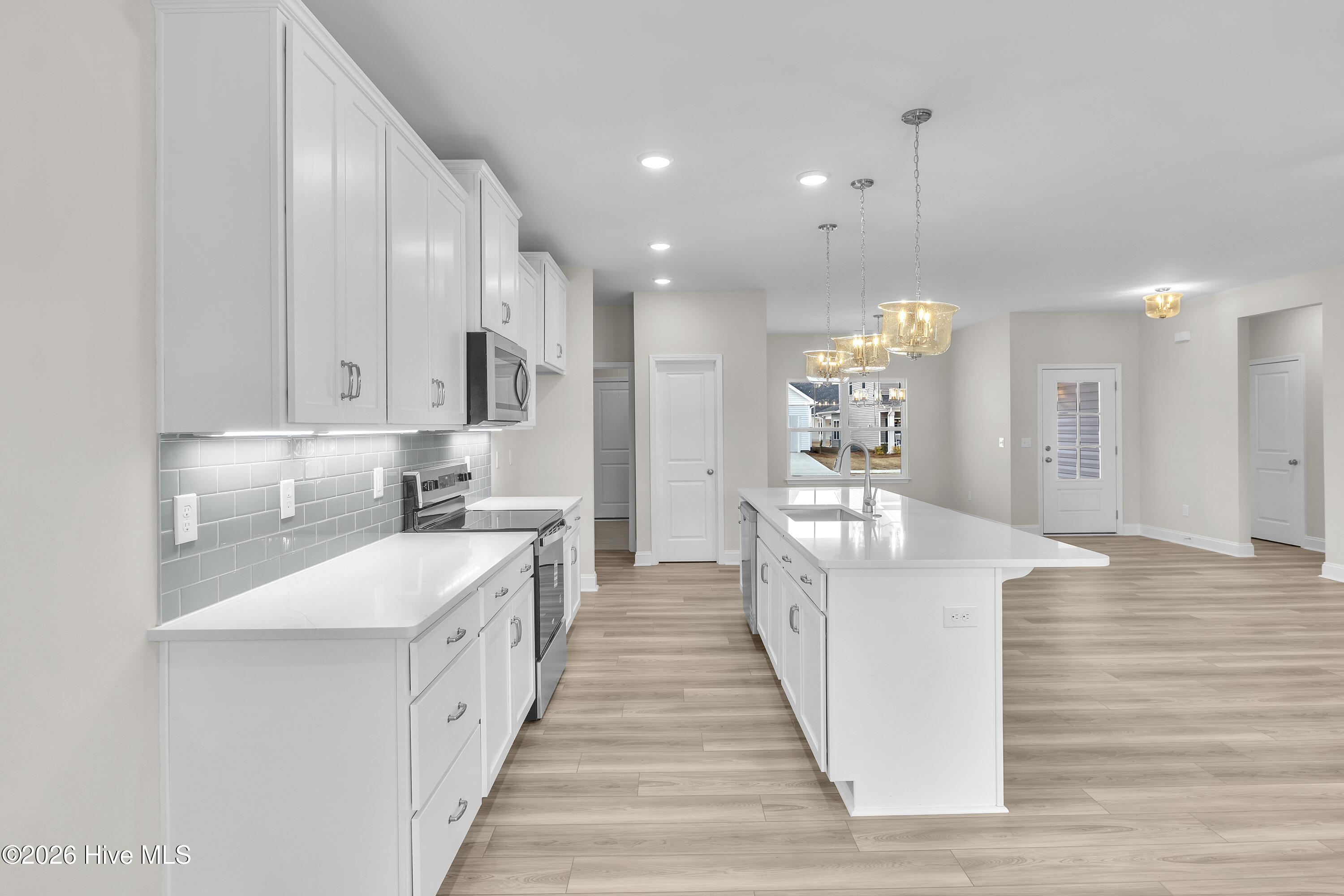 100552787 | Photo 22