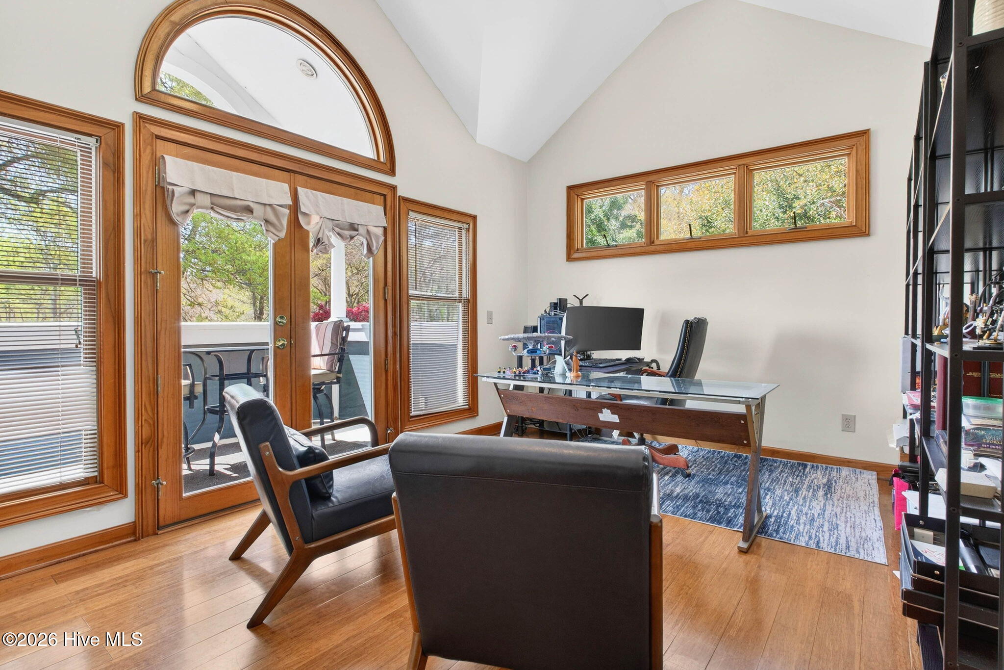 100564885 | Photo 60