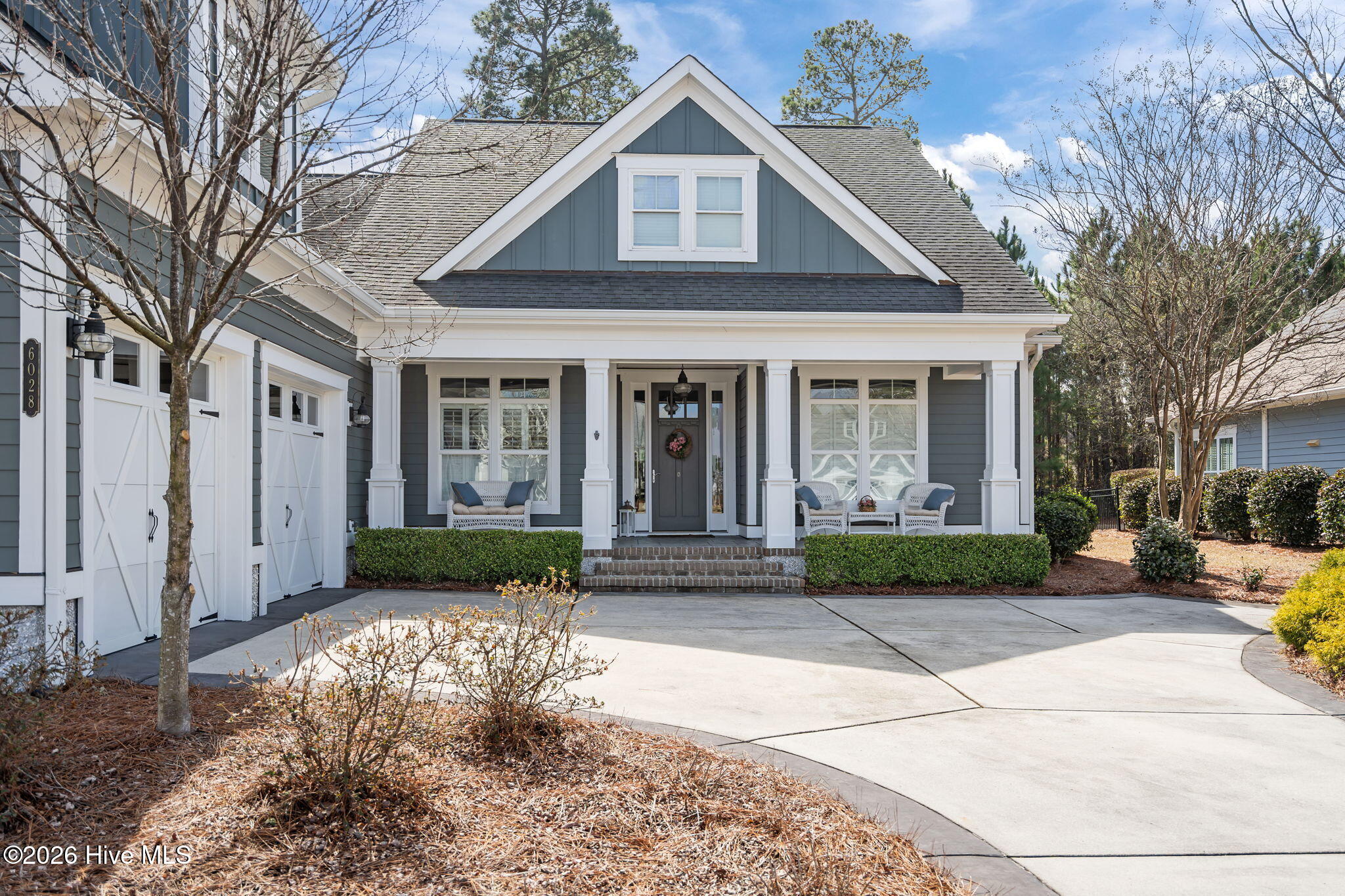 100557705 | Photo 53