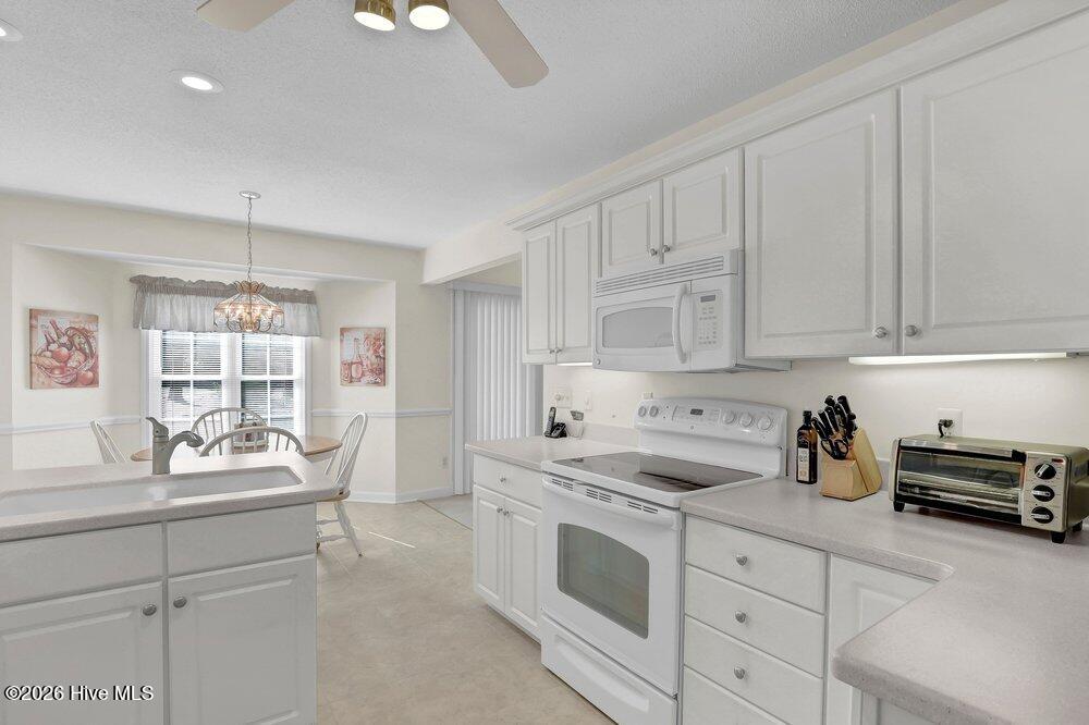 100559070 | Photo 12