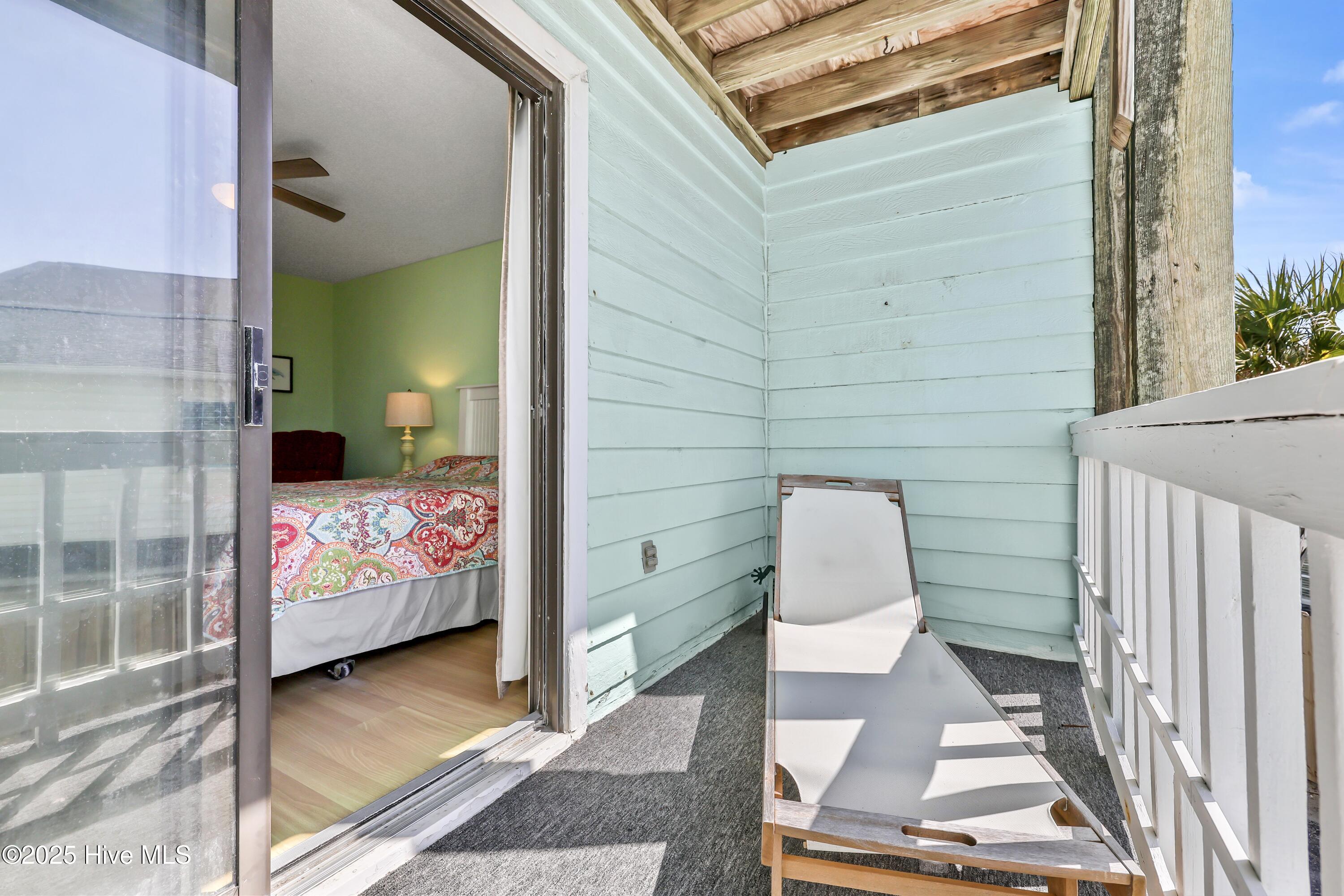 1717 Carolina Beach Avenue N 2a, Carolina Beach, NC 28428 – photo 23: Photo Mar 08 2025, 14 23 02