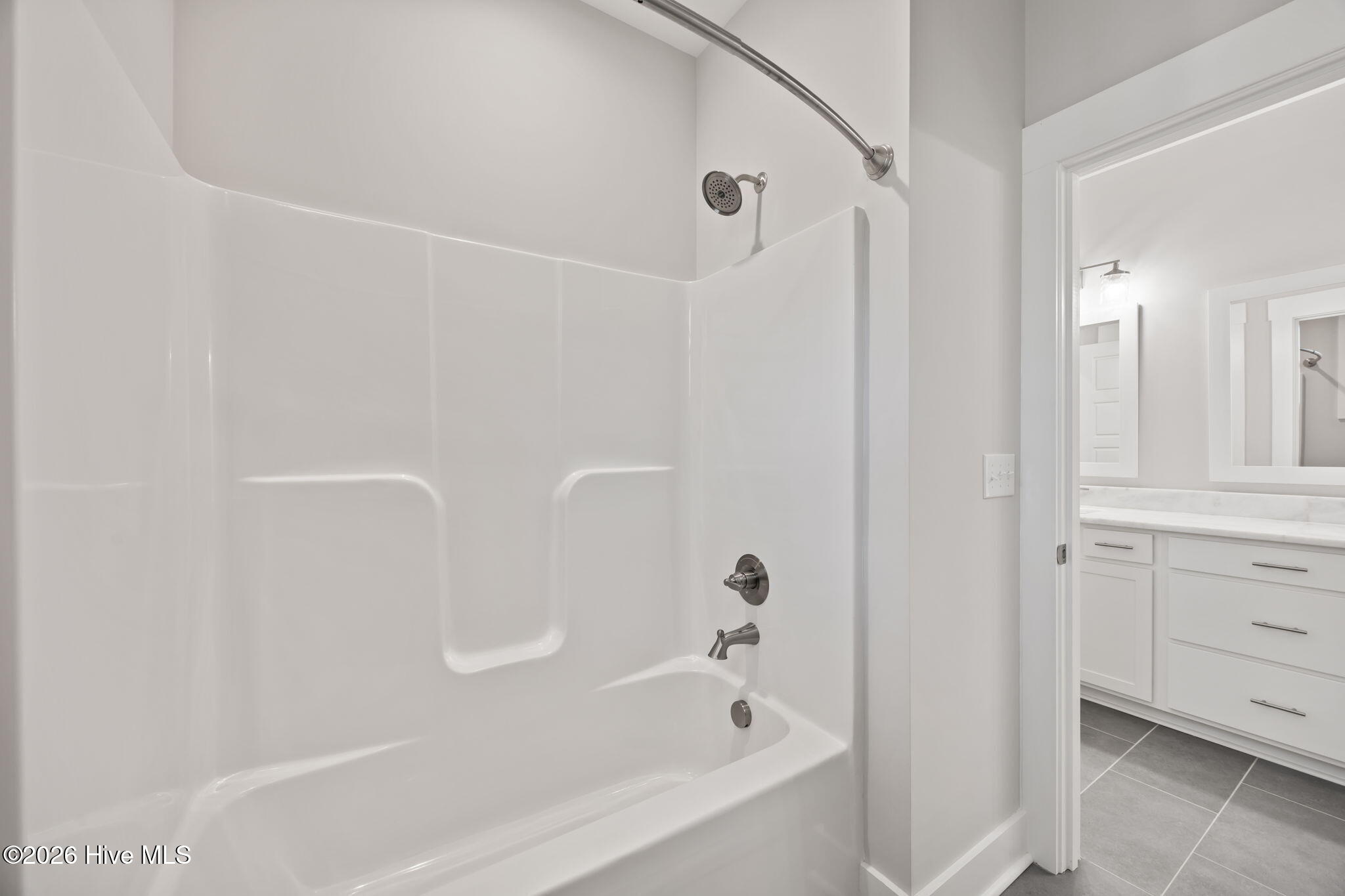 100568104 | Photo 30