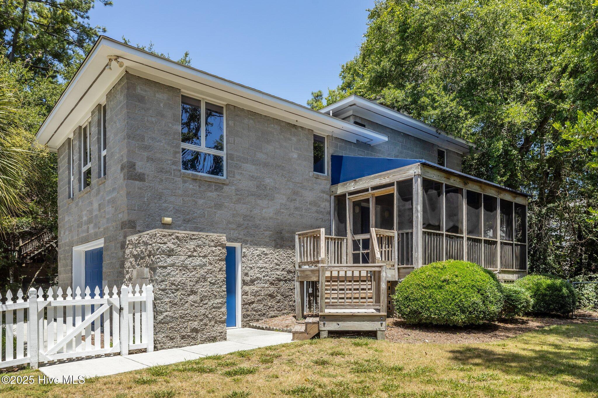 100518904 | Photo 25