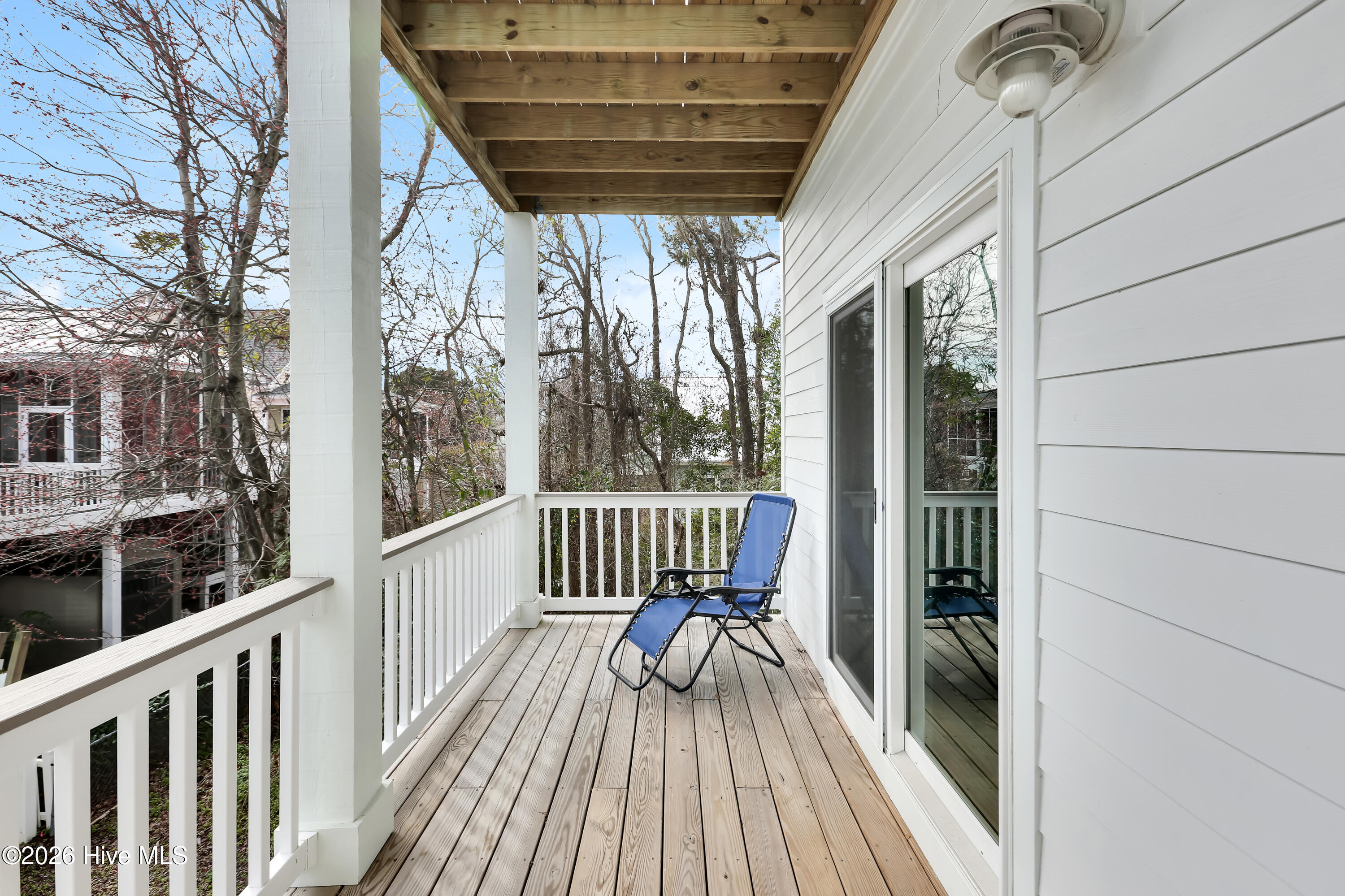 100557006 | Photo 13