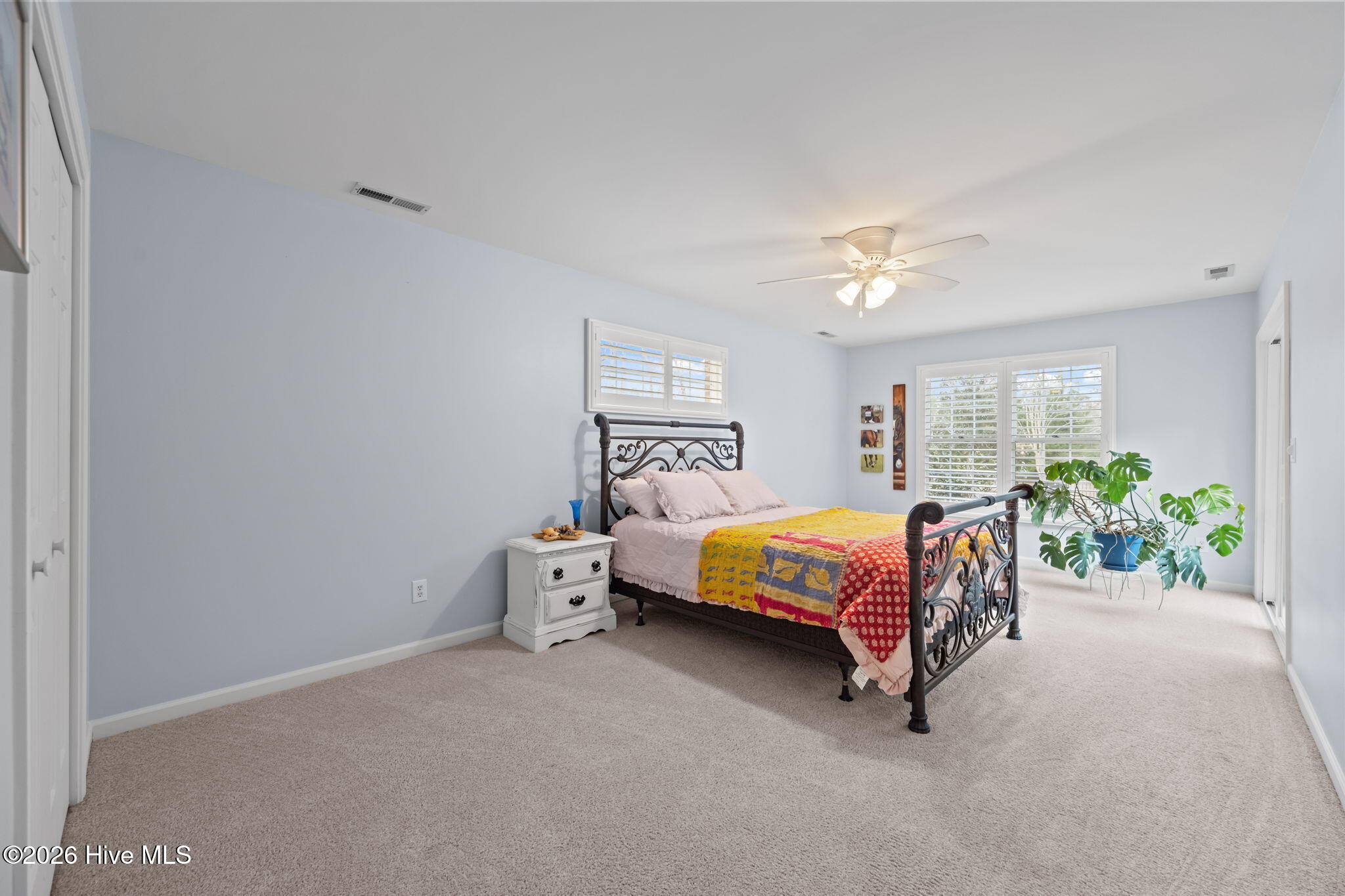 100556770 | Photo 10