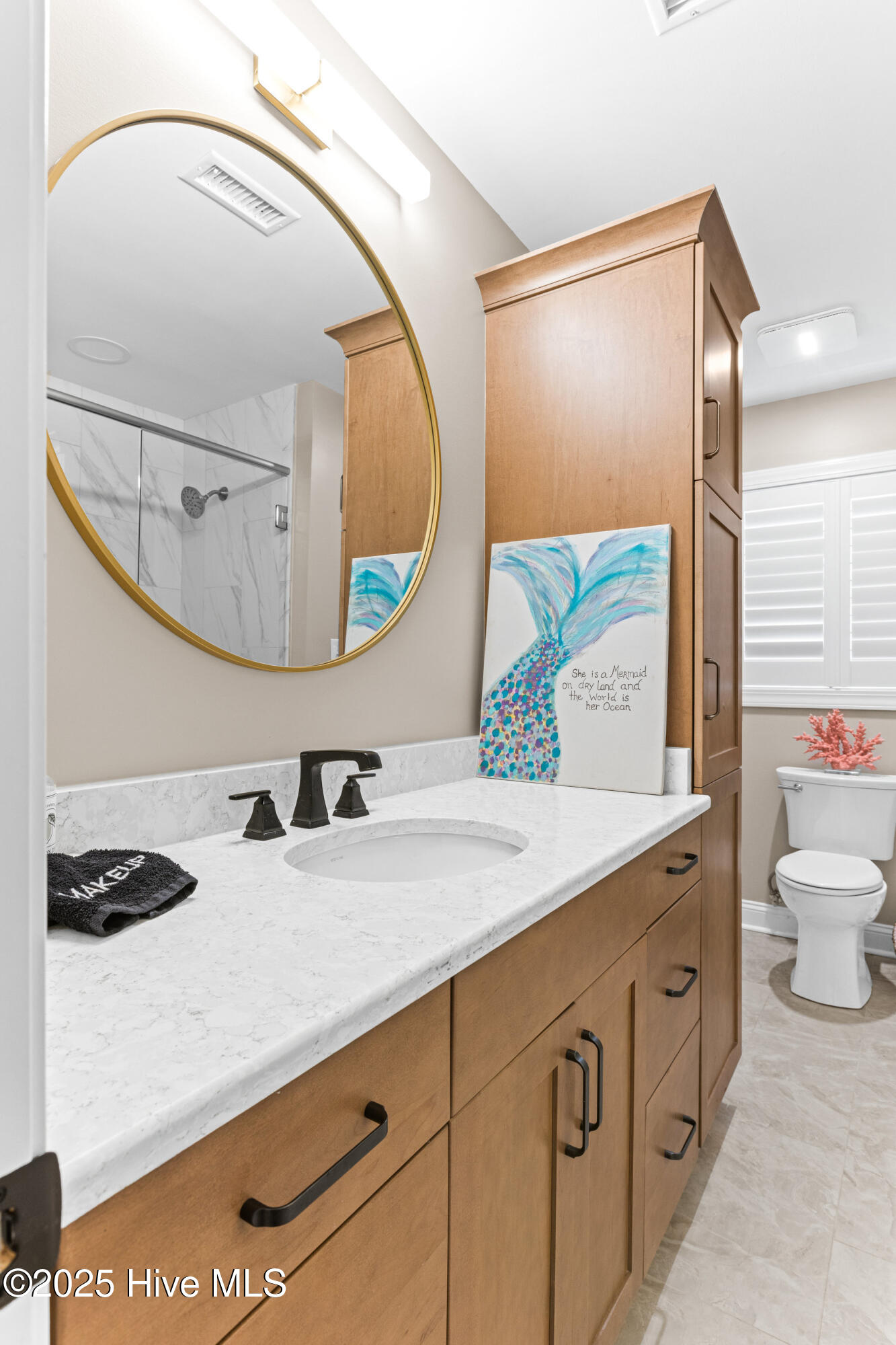 100542757 | Photo 25