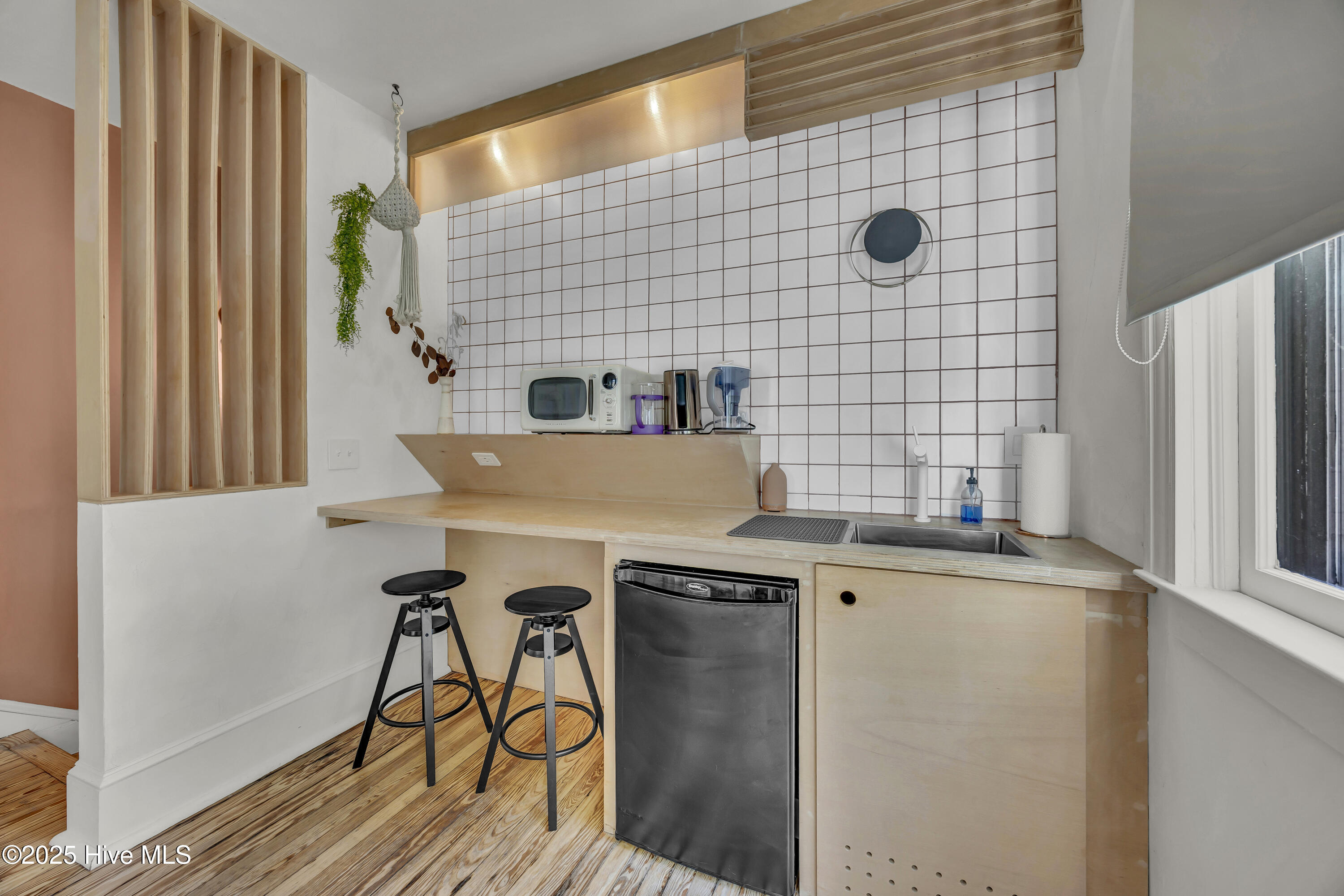 100531390 | Photo 37