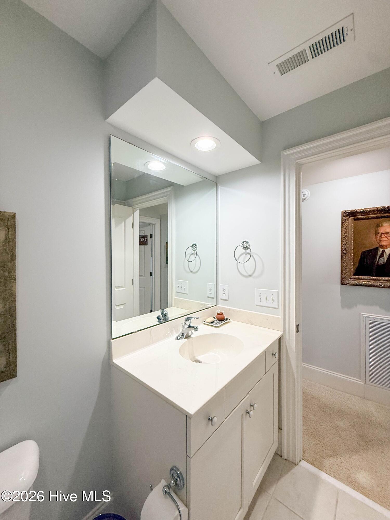 100559415 | Photo 78