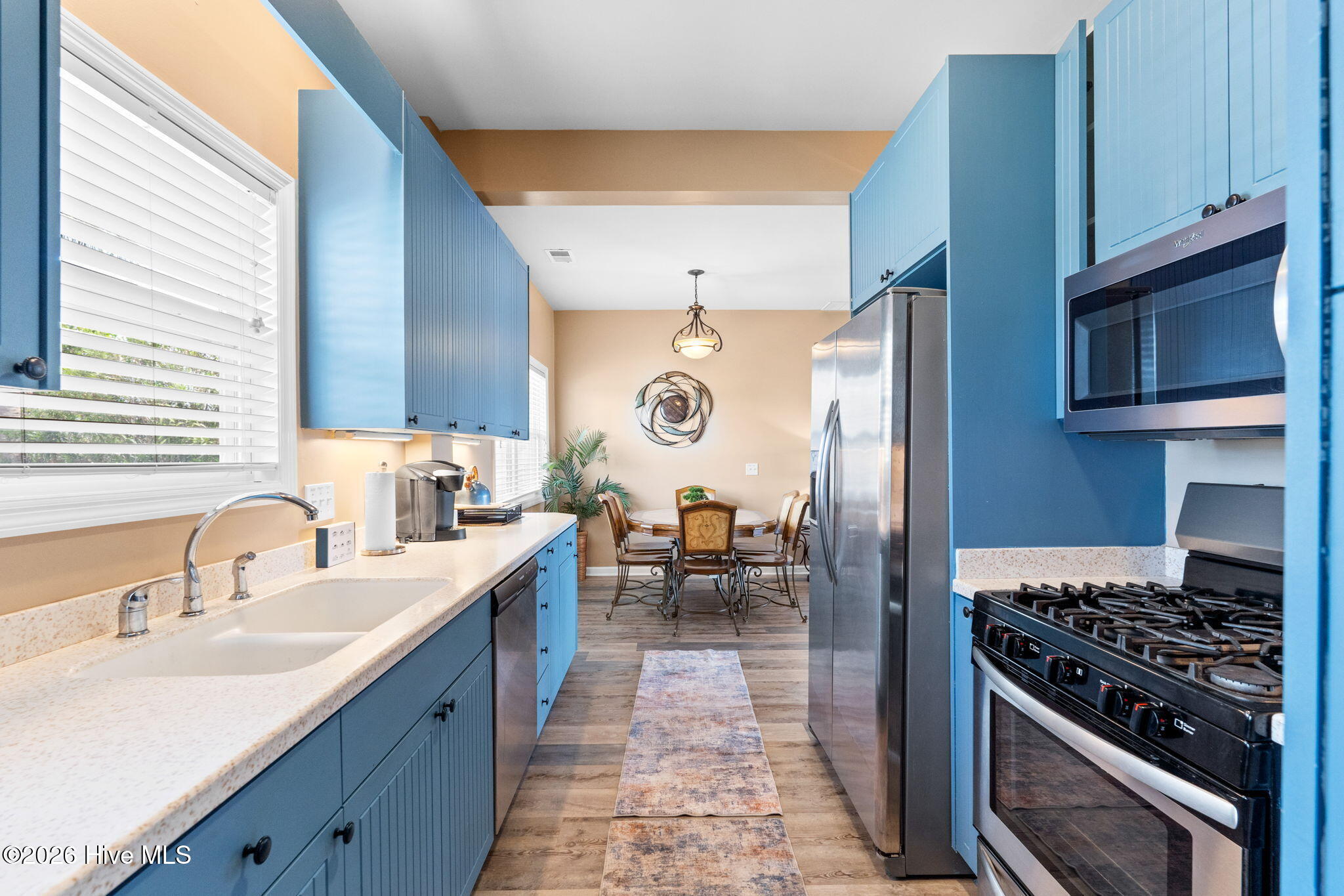 100570592 | Photo 20