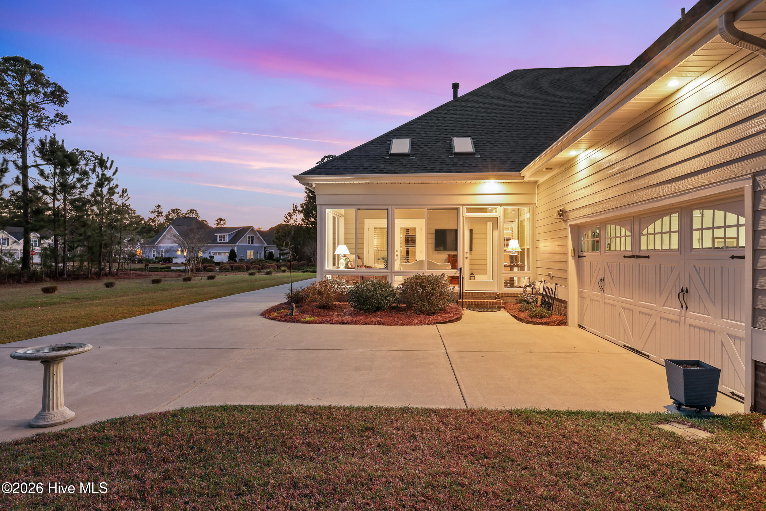 100561173 | Photo 65