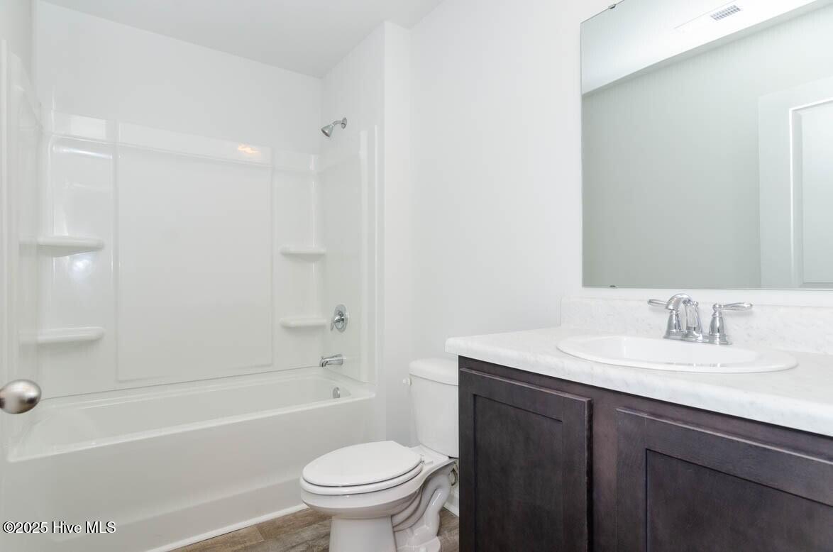 100560610 | Photo 19