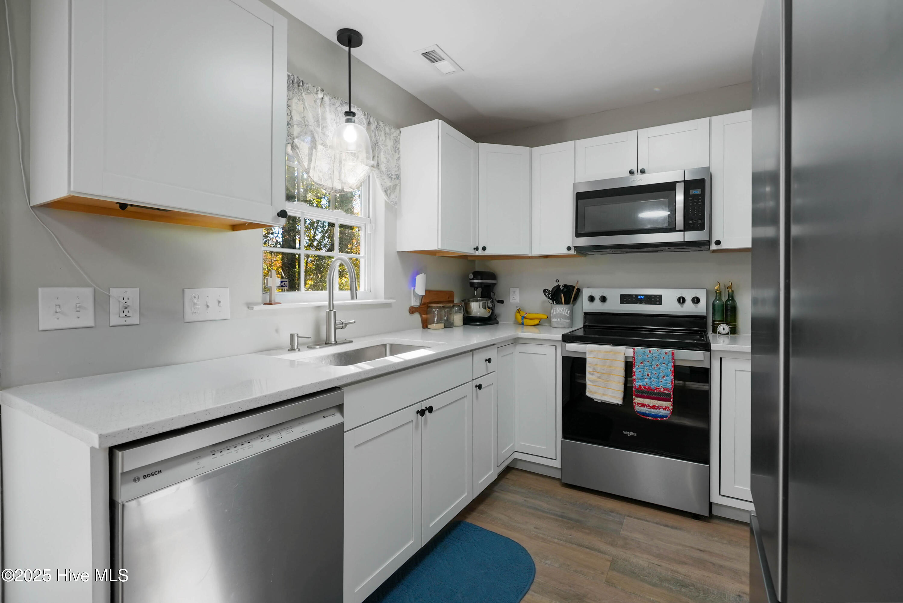 100542375 | Photo 17