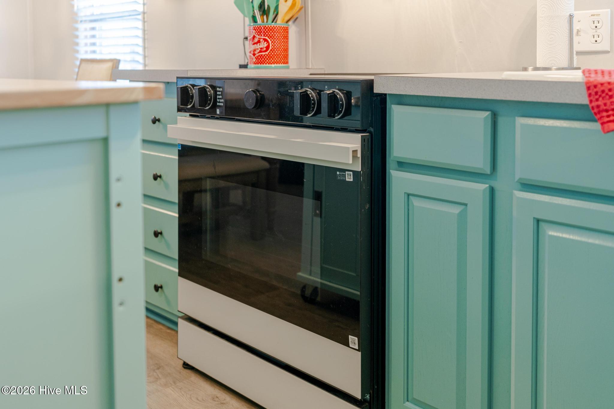 100559189 | Photo 23