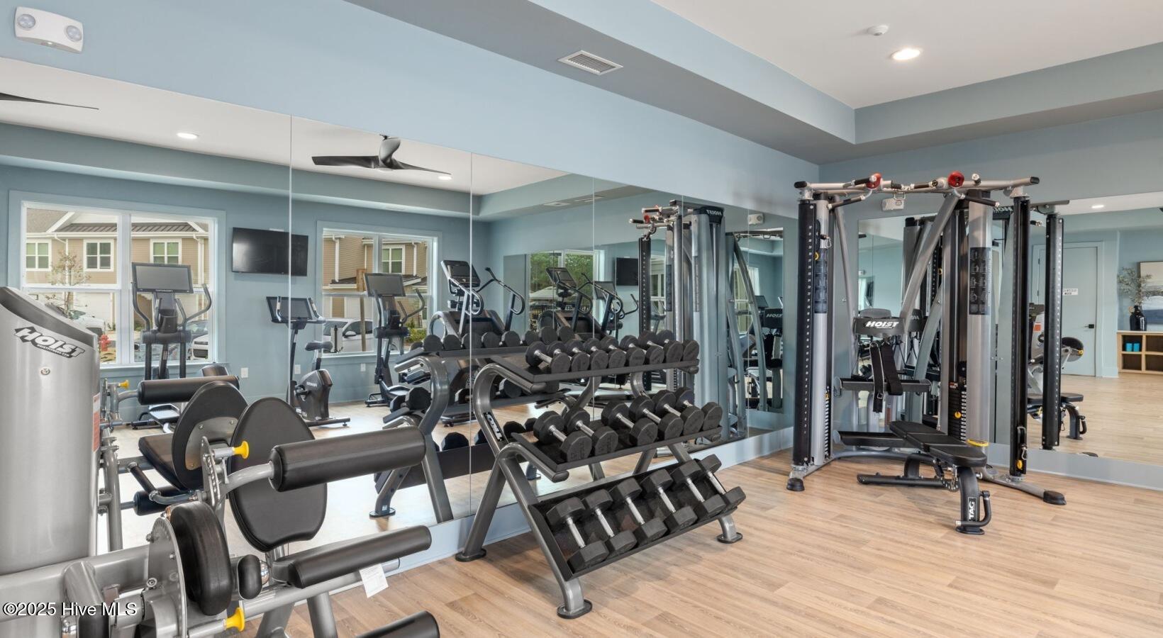 100543618 | Photo 30