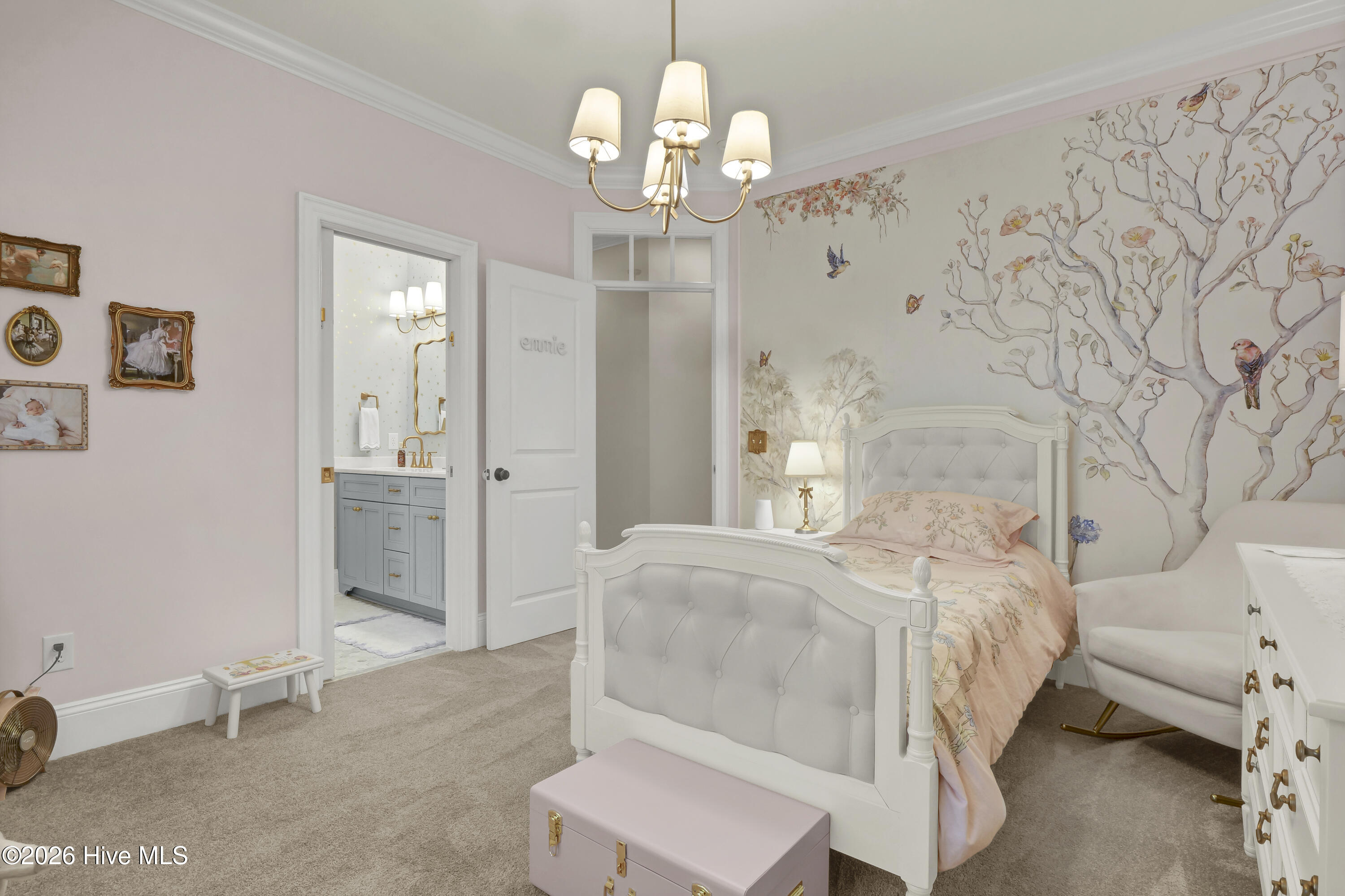 100563918 | Photo 30