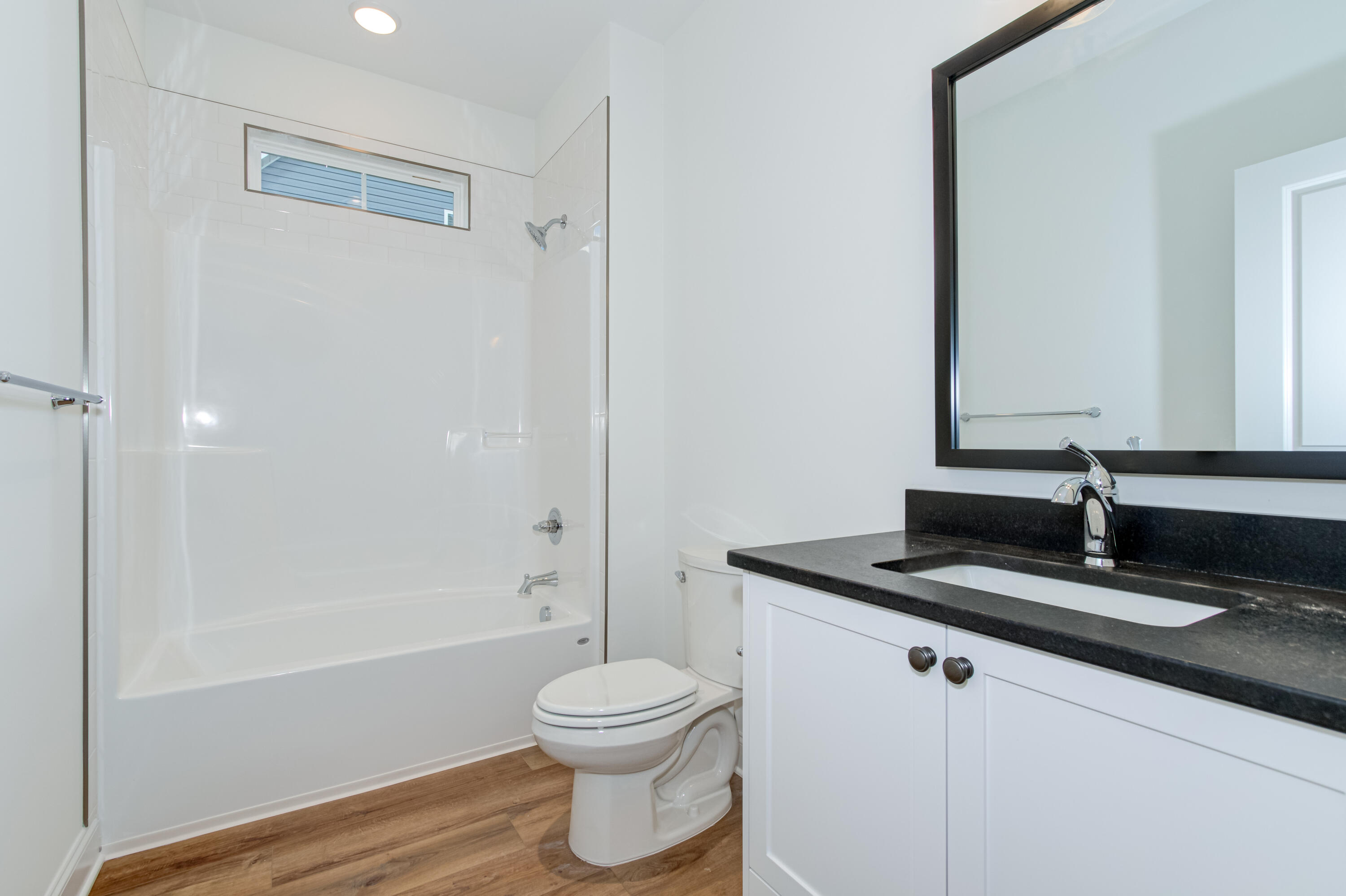 2nd St, 526, Interior-11