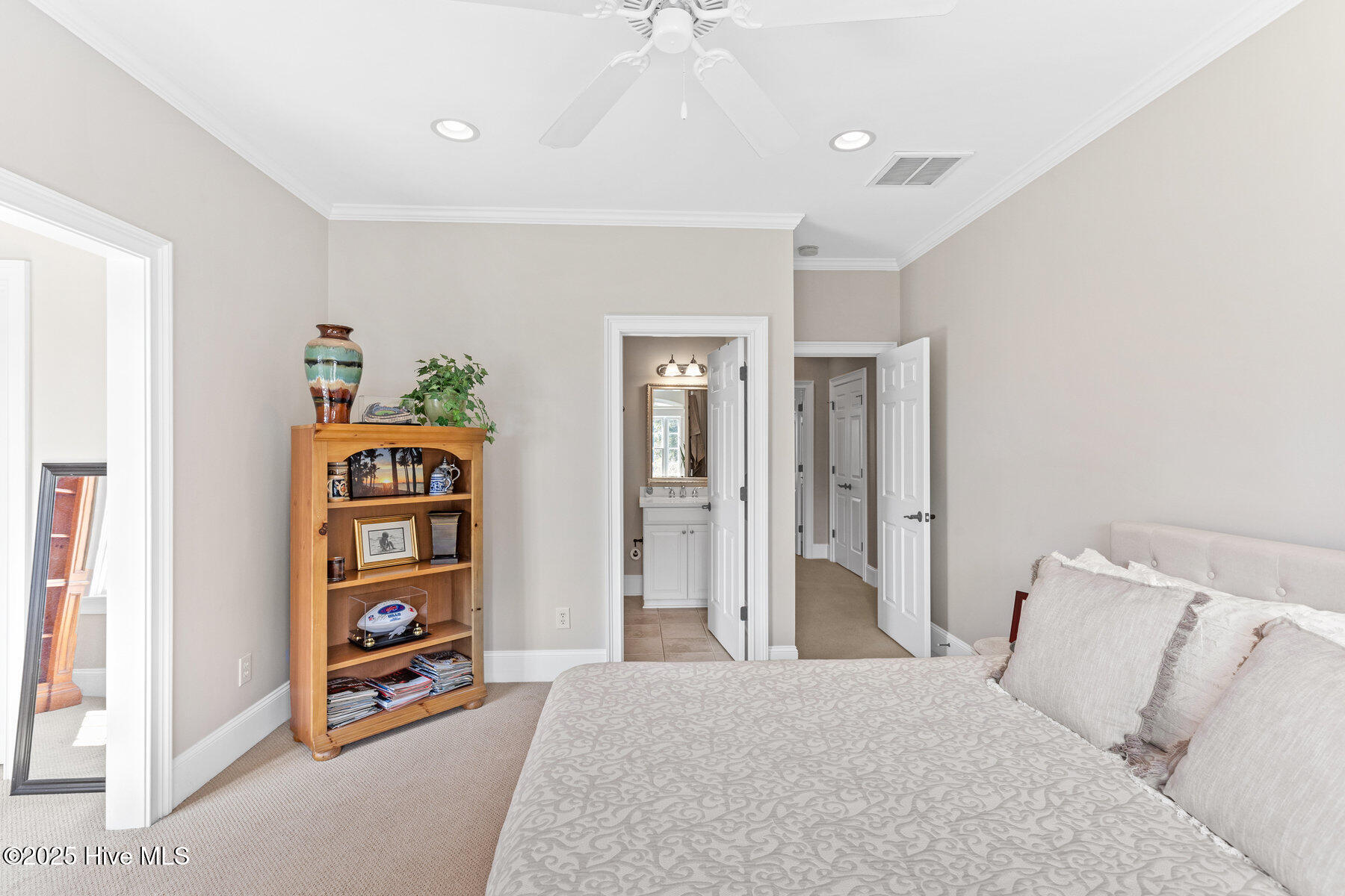 100535740 | Photo 34