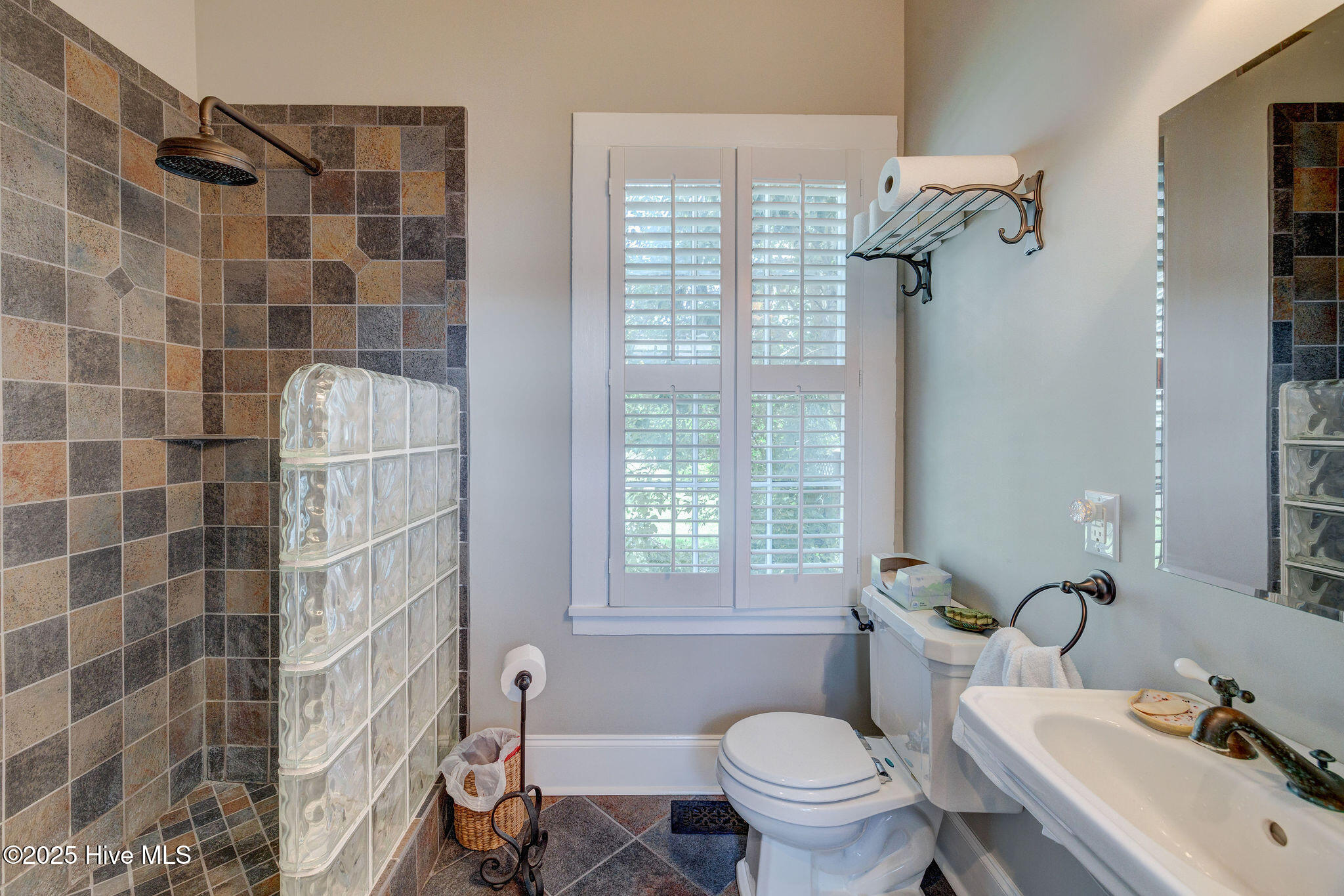 100515844 | Photo 39