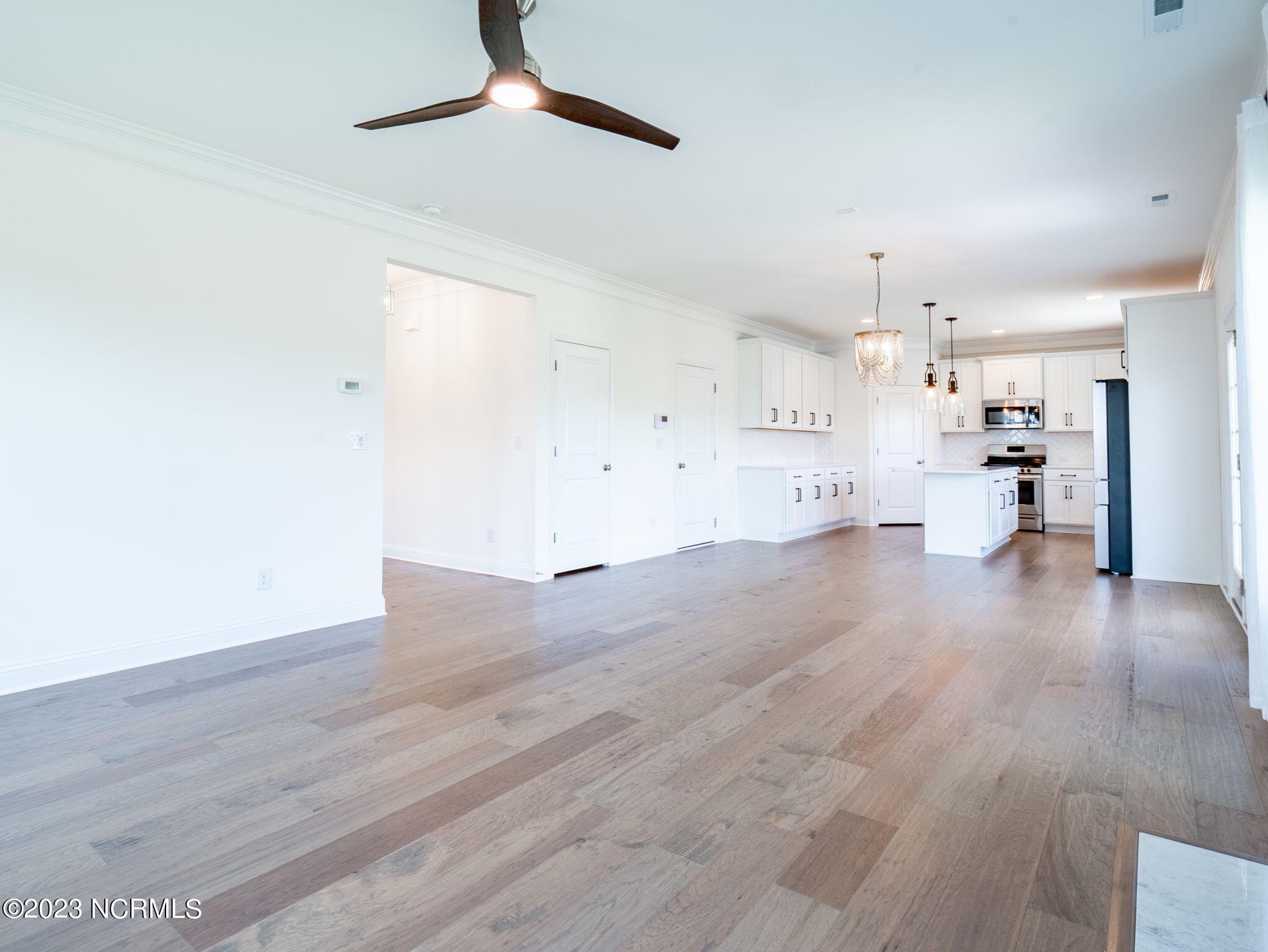 100550664 | Photo 16